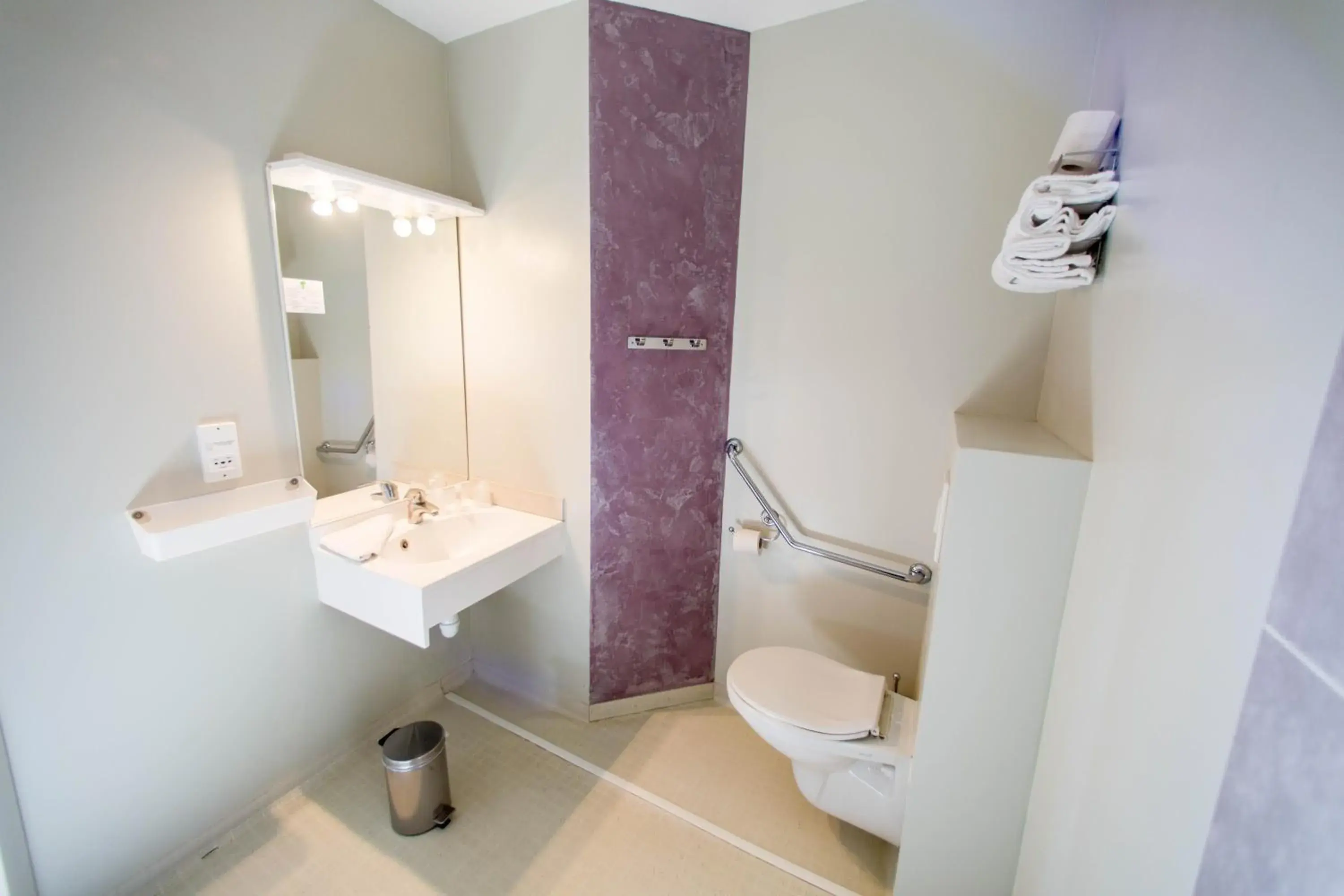 Toilet, Bathroom in Hotel Grand Cap