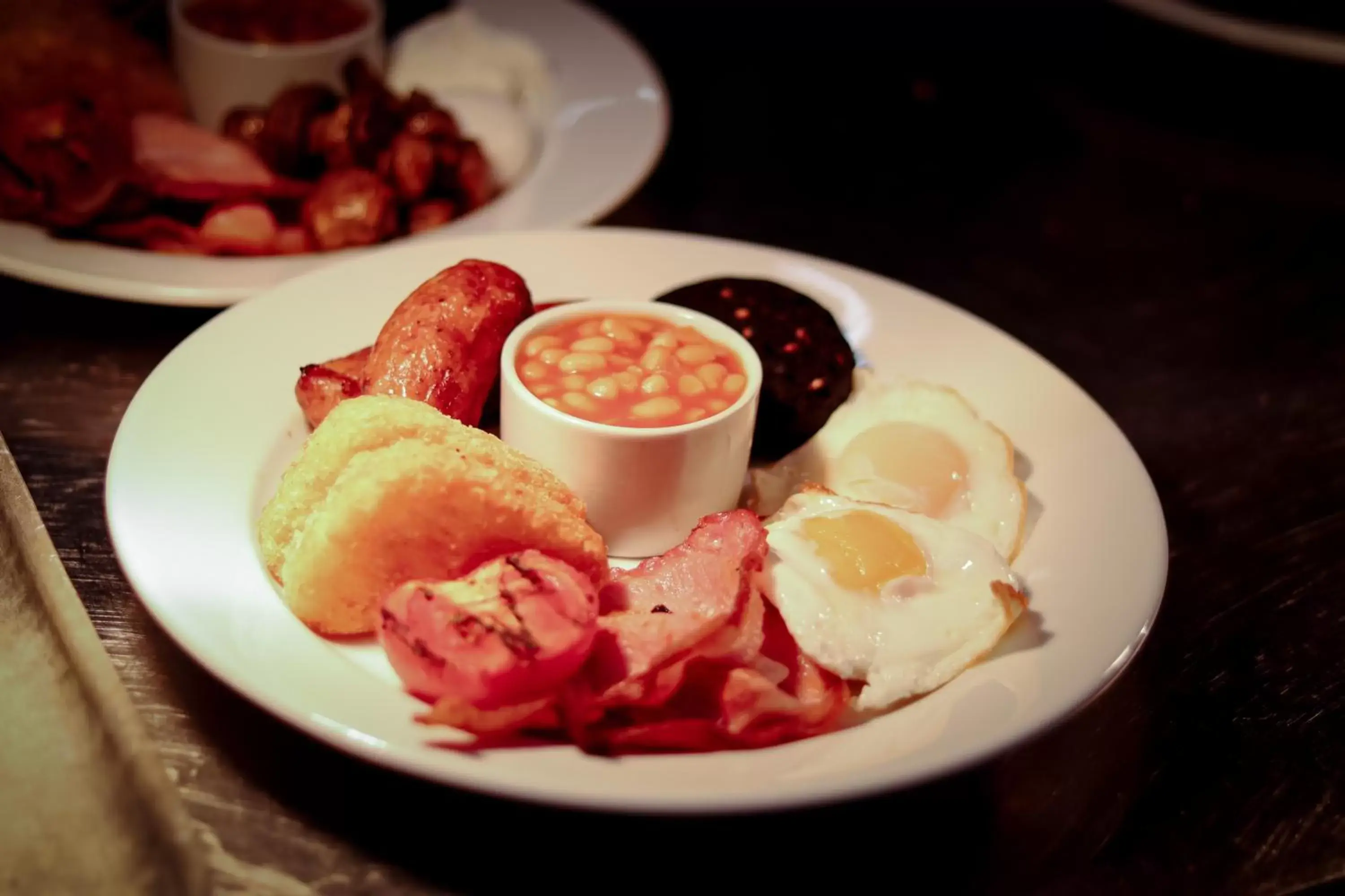 English/Irish breakfast, Food in The Thames Riviera Hotel