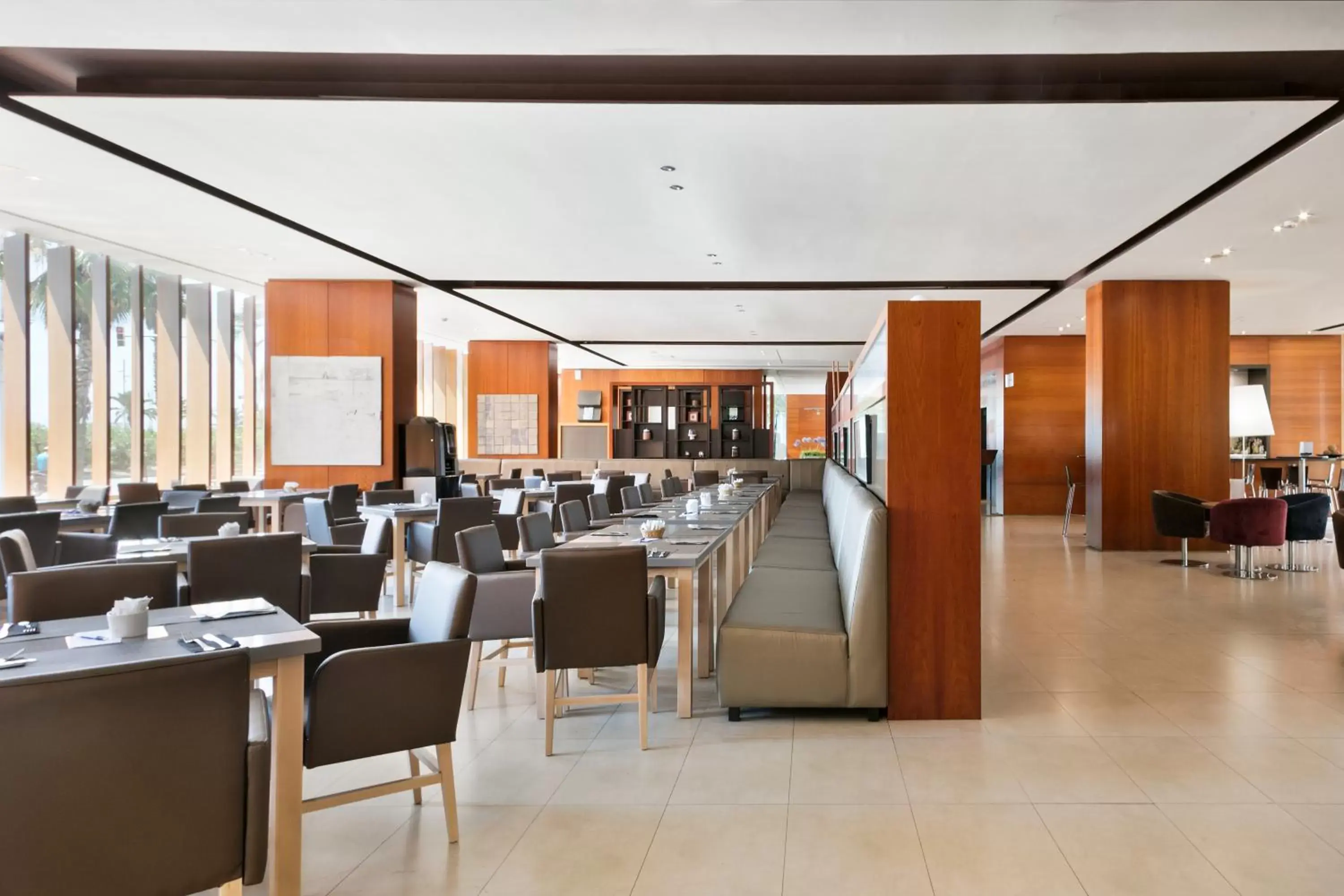 Restaurant/Places to Eat in Hotel Best Front Maritim