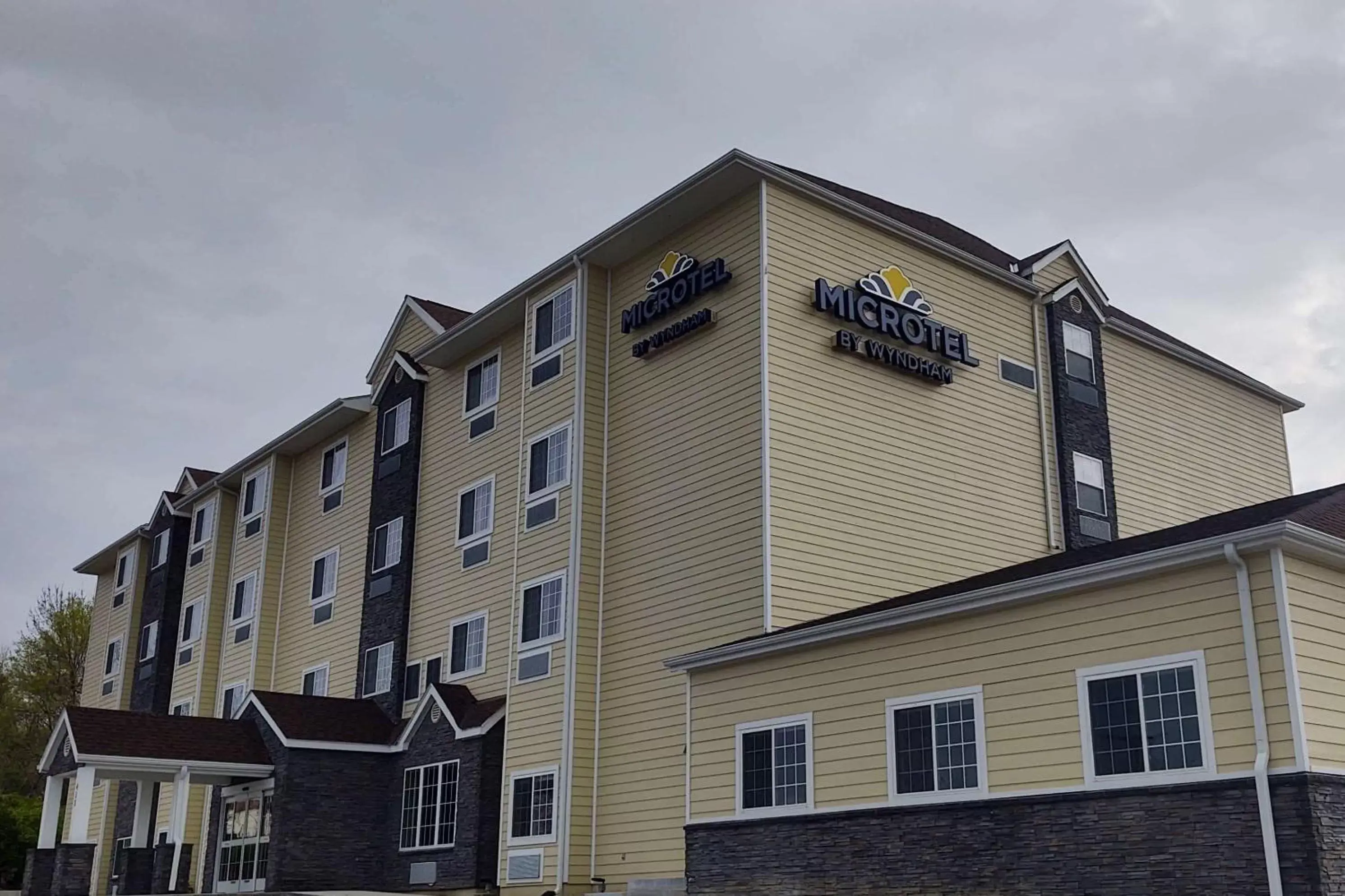 Property building in Microtel Inn & Suites by Wyndham Liberty NE Kansas City Area