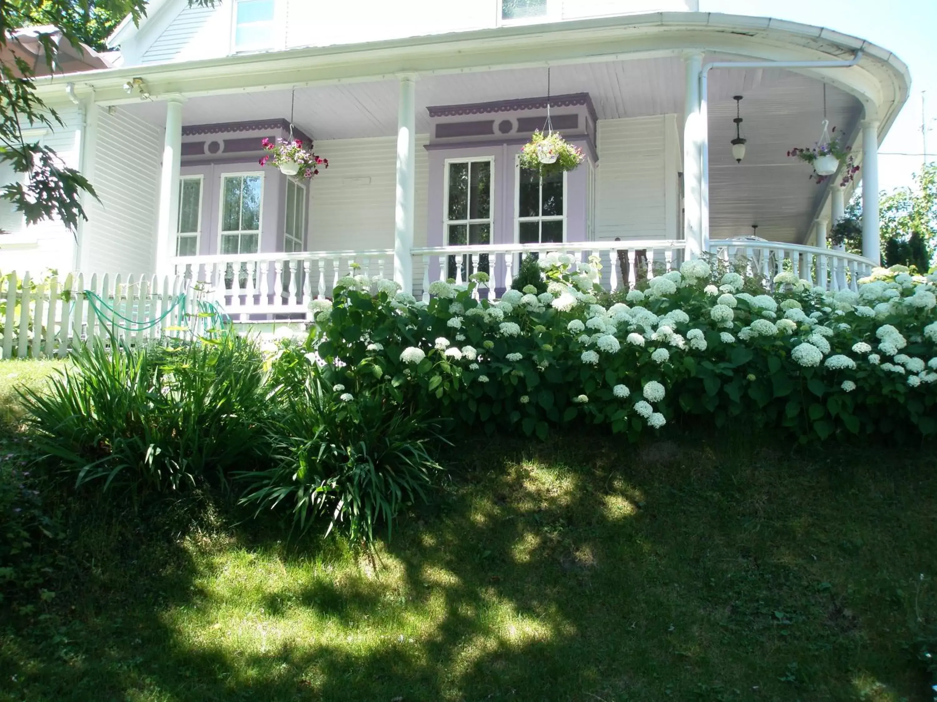 Facade/entrance, Property Building in Ô Bois Dormant B&B