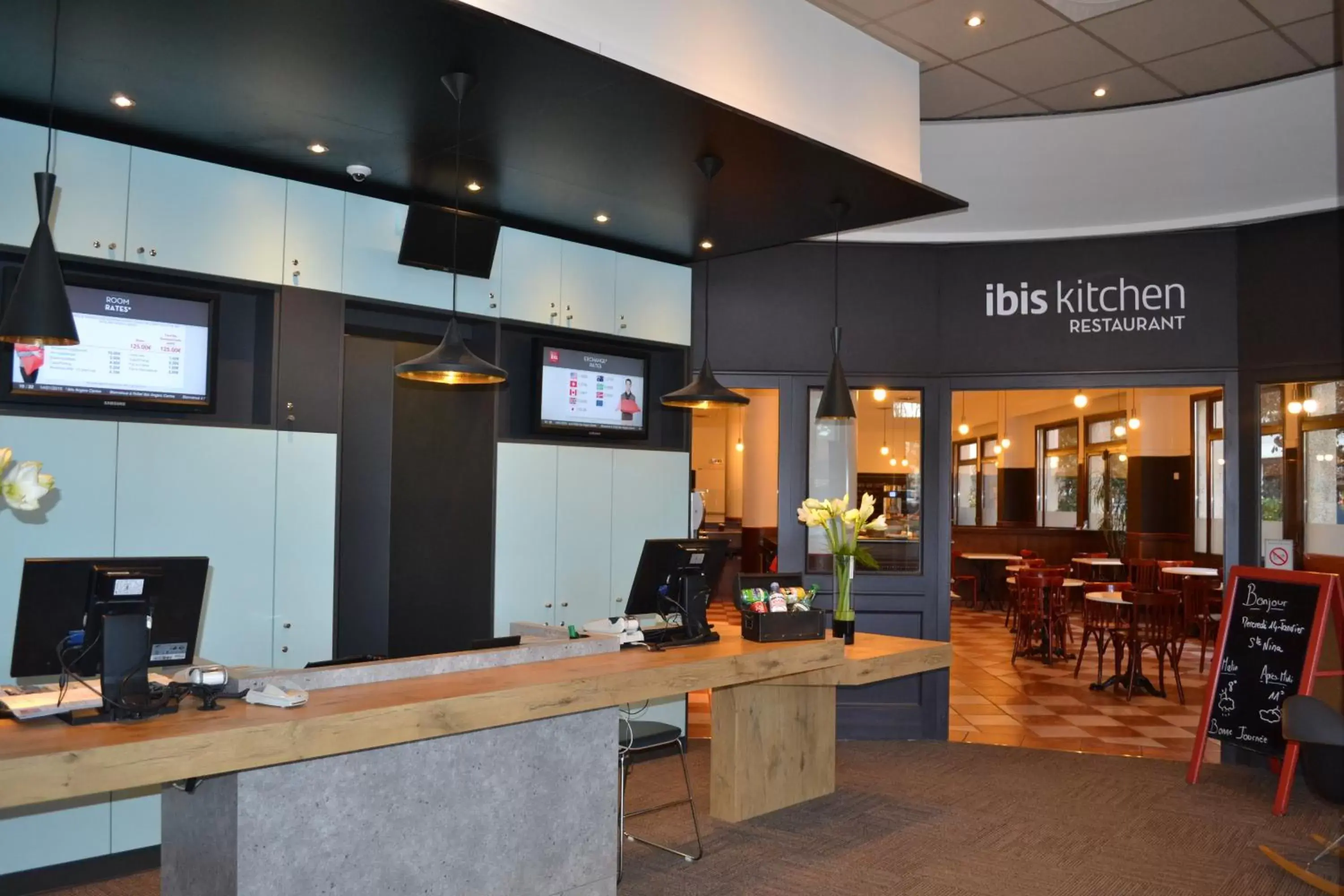 Lobby or reception, Lobby/Reception in ibis Angers Centre Chateau