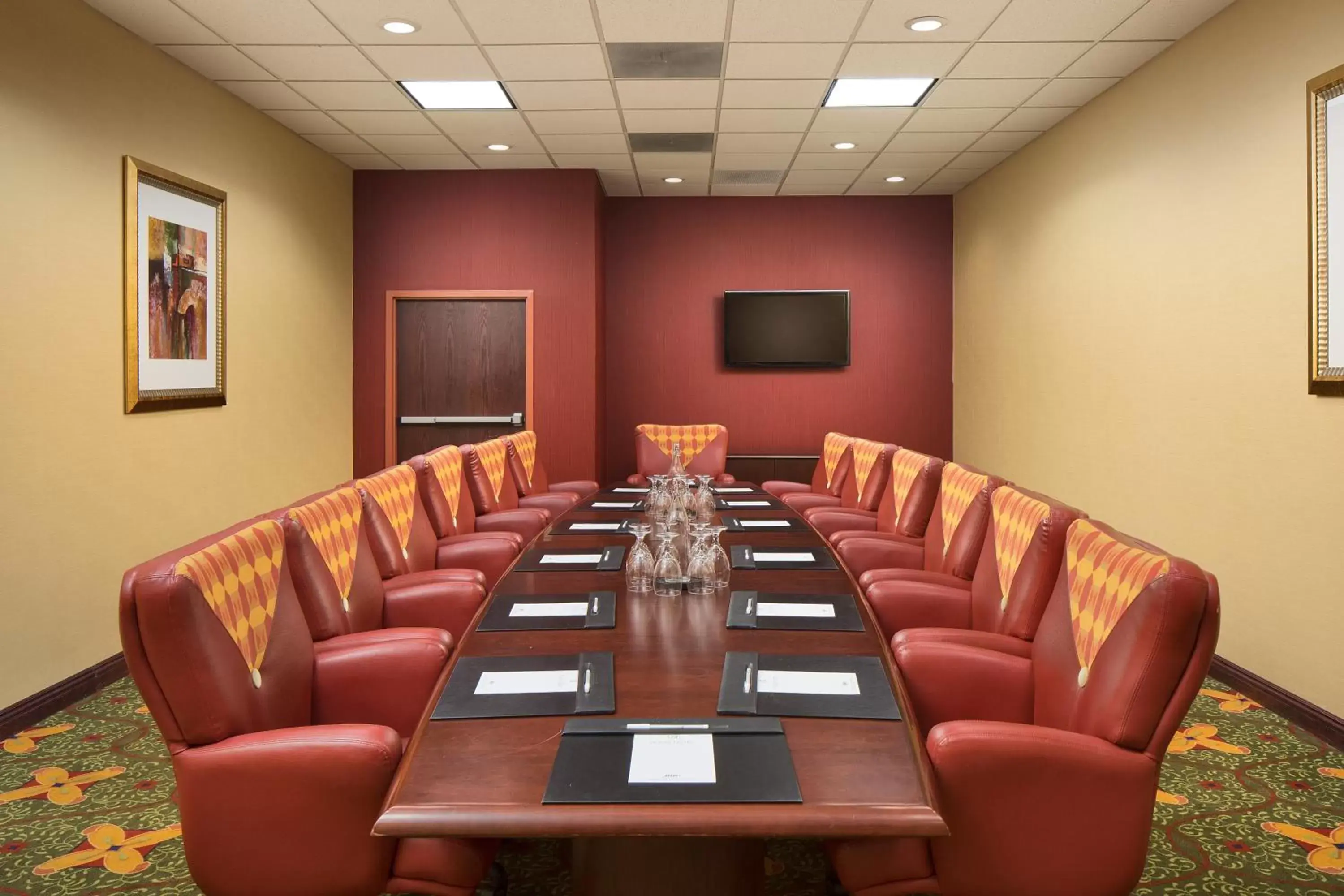Meeting/conference room in University Plaza Hotel