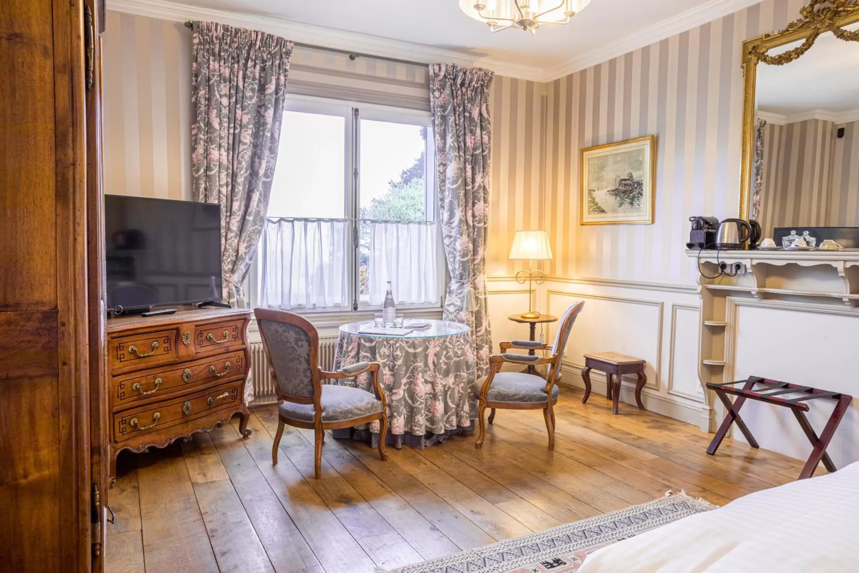 Bedroom, Seating Area in Le Manoir des Impressionnistes - Bord de Mer