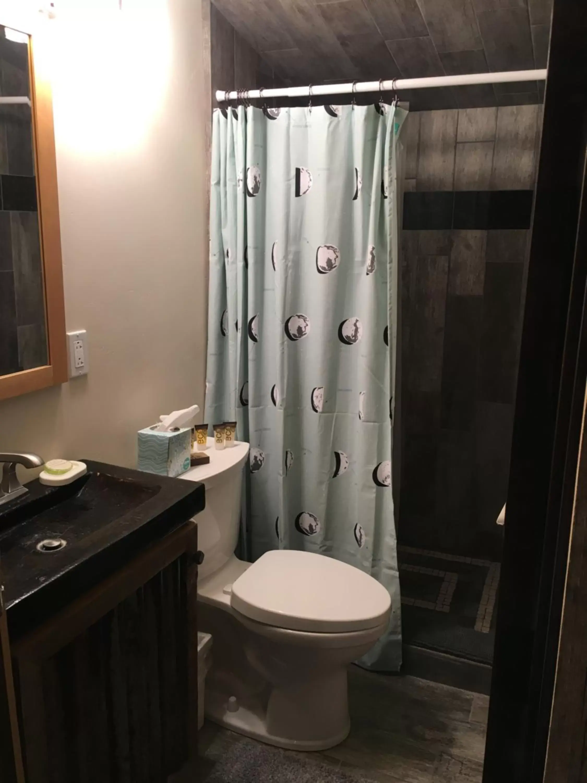 Bathroom in Slot Canyons Inn Bed & Breakfast