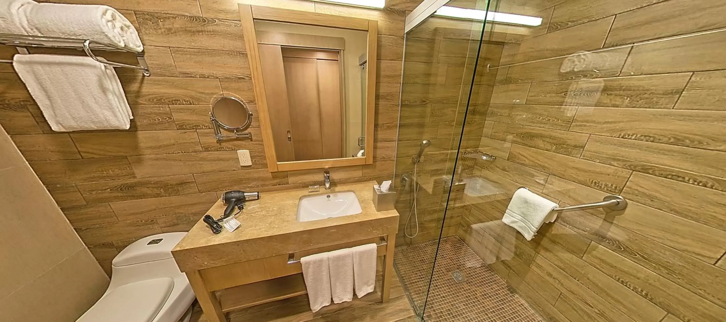 Bathroom in Radisson Hotel Guayaquil