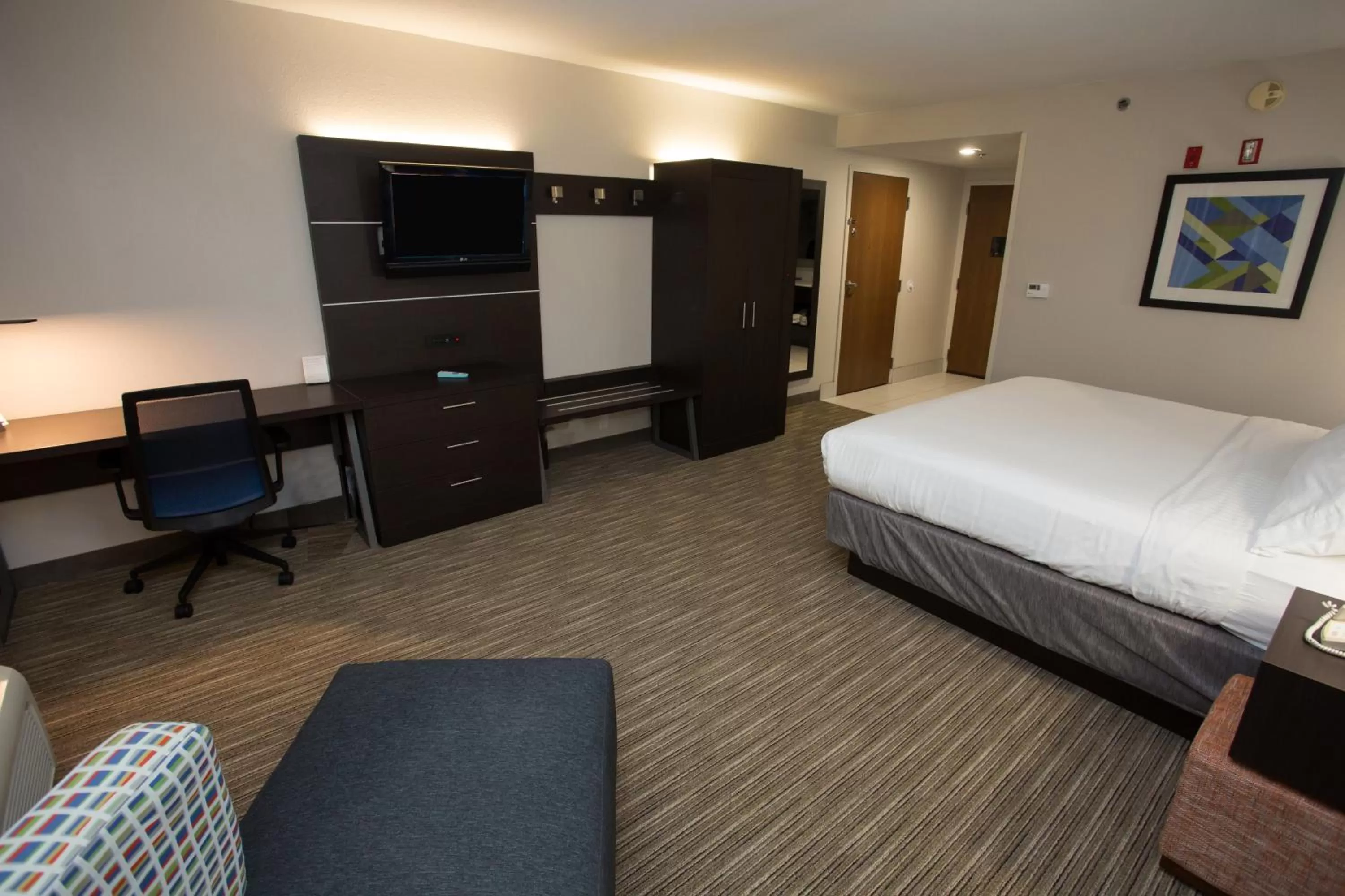 Photo of the whole room, Bed in Holiday Inn Express Wilmington by IHG