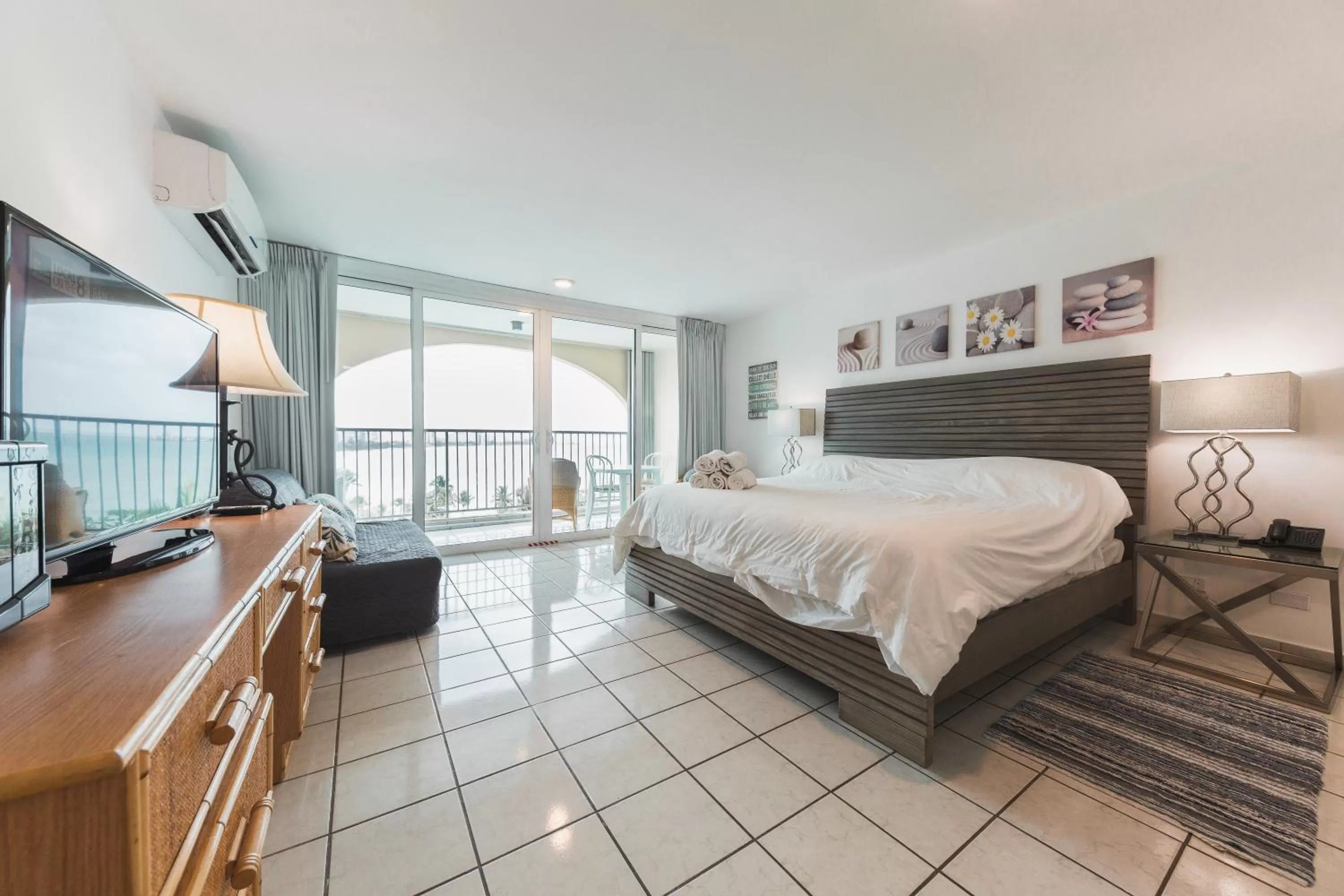 Photo of the whole room, Bed in ESJ Towers by Chana