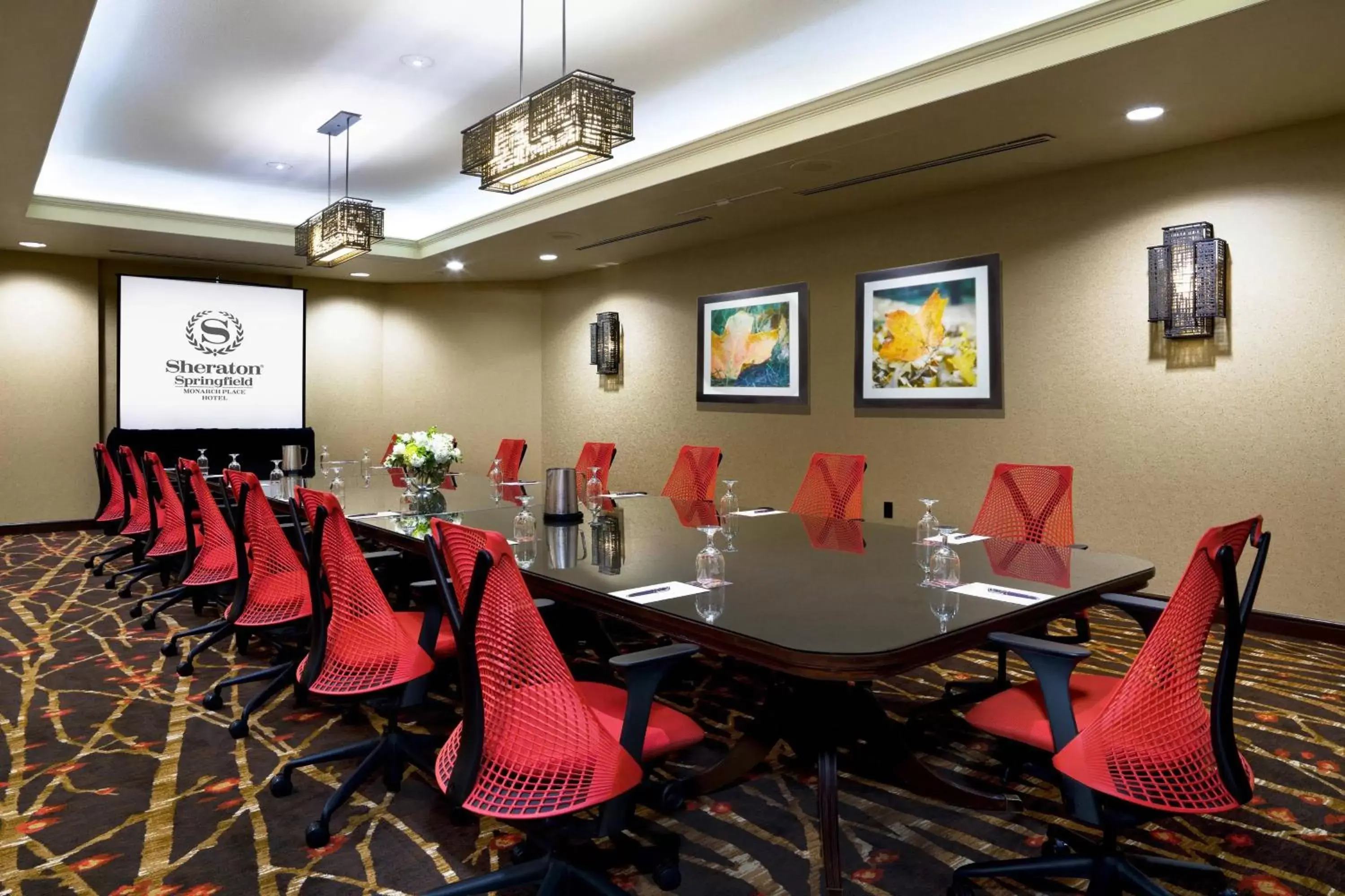 Meeting/conference room in Sheraton Springfield Monarch Place Hotel