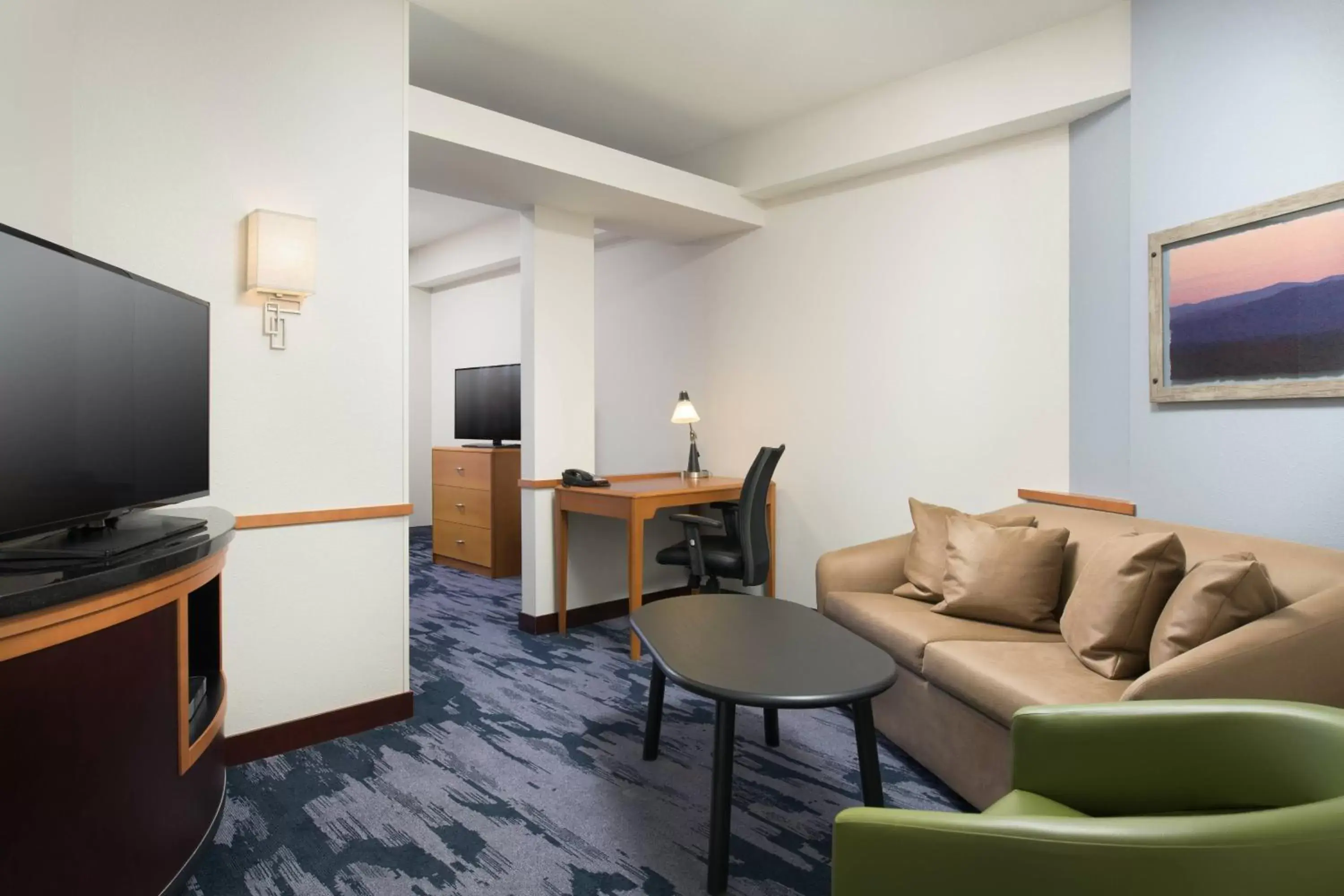 Photo of the whole room, Seating Area in Fairfield Inn & Suites Chattanooga I-24/Lookout Mountain