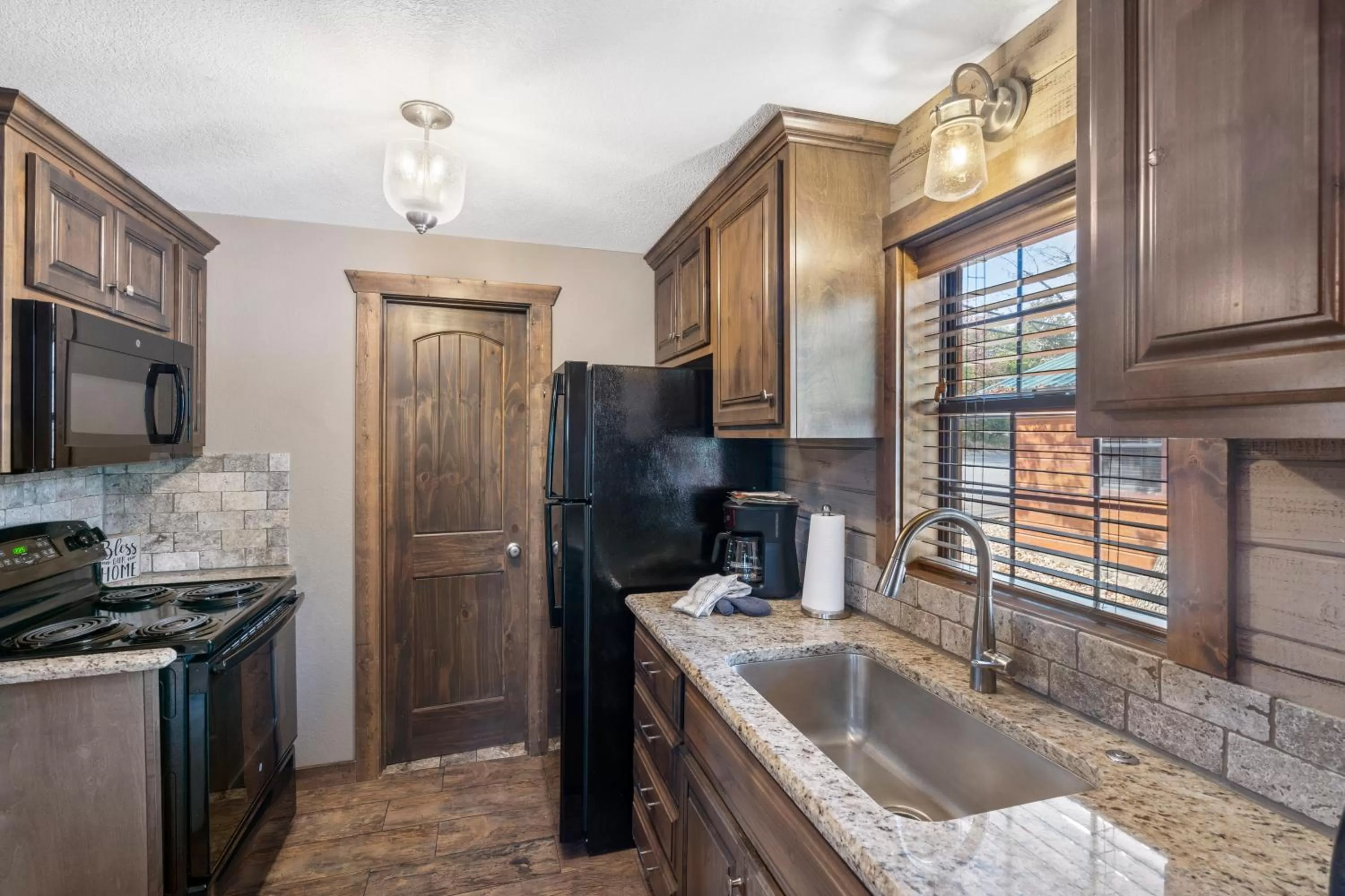 Kitchen or kitchenette in Table Rock Resorts at Indian Point