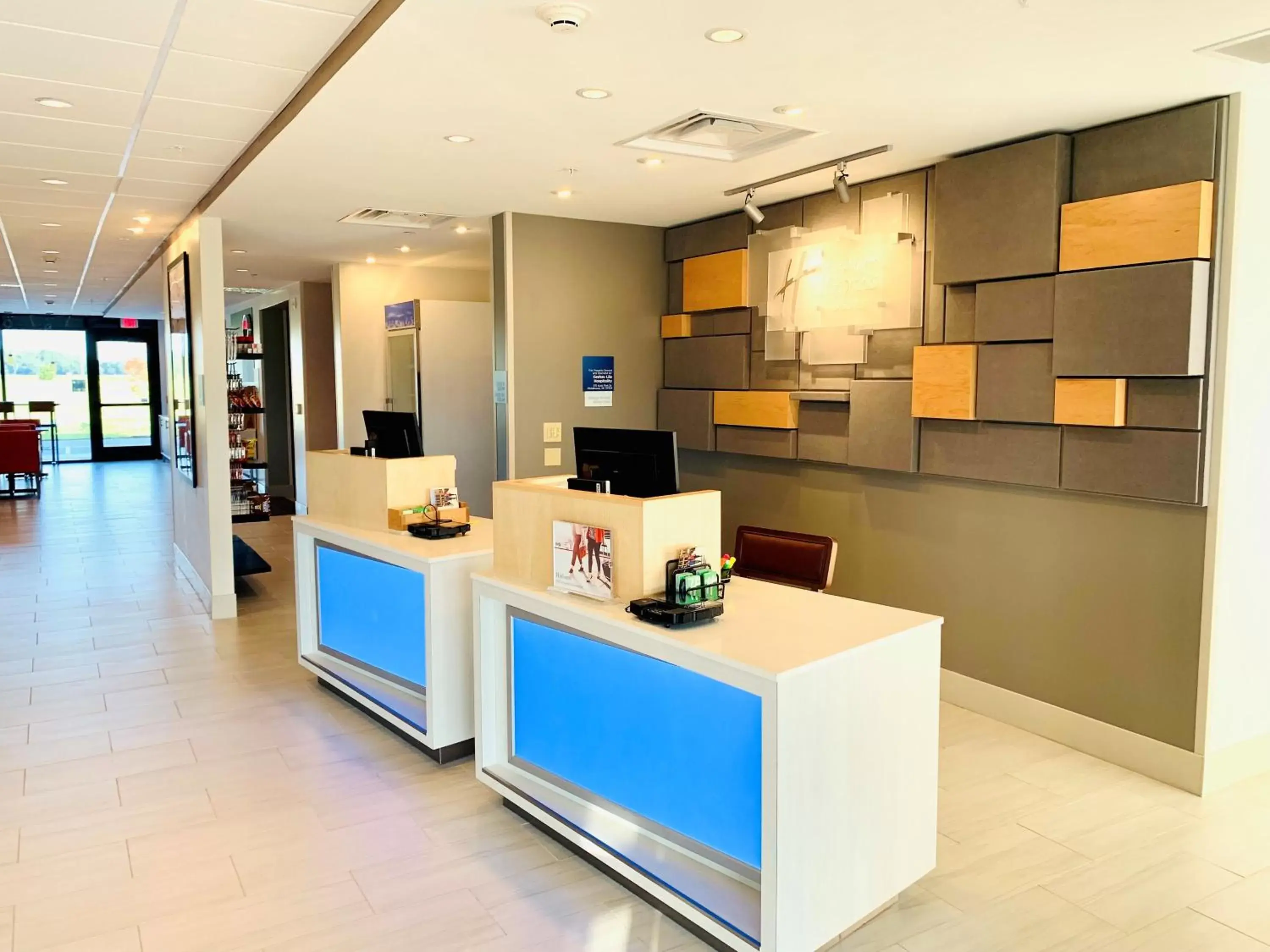 Property building, Lobby/Reception in Holiday Inn Express & Suites - Middletown, an IHG Hotel