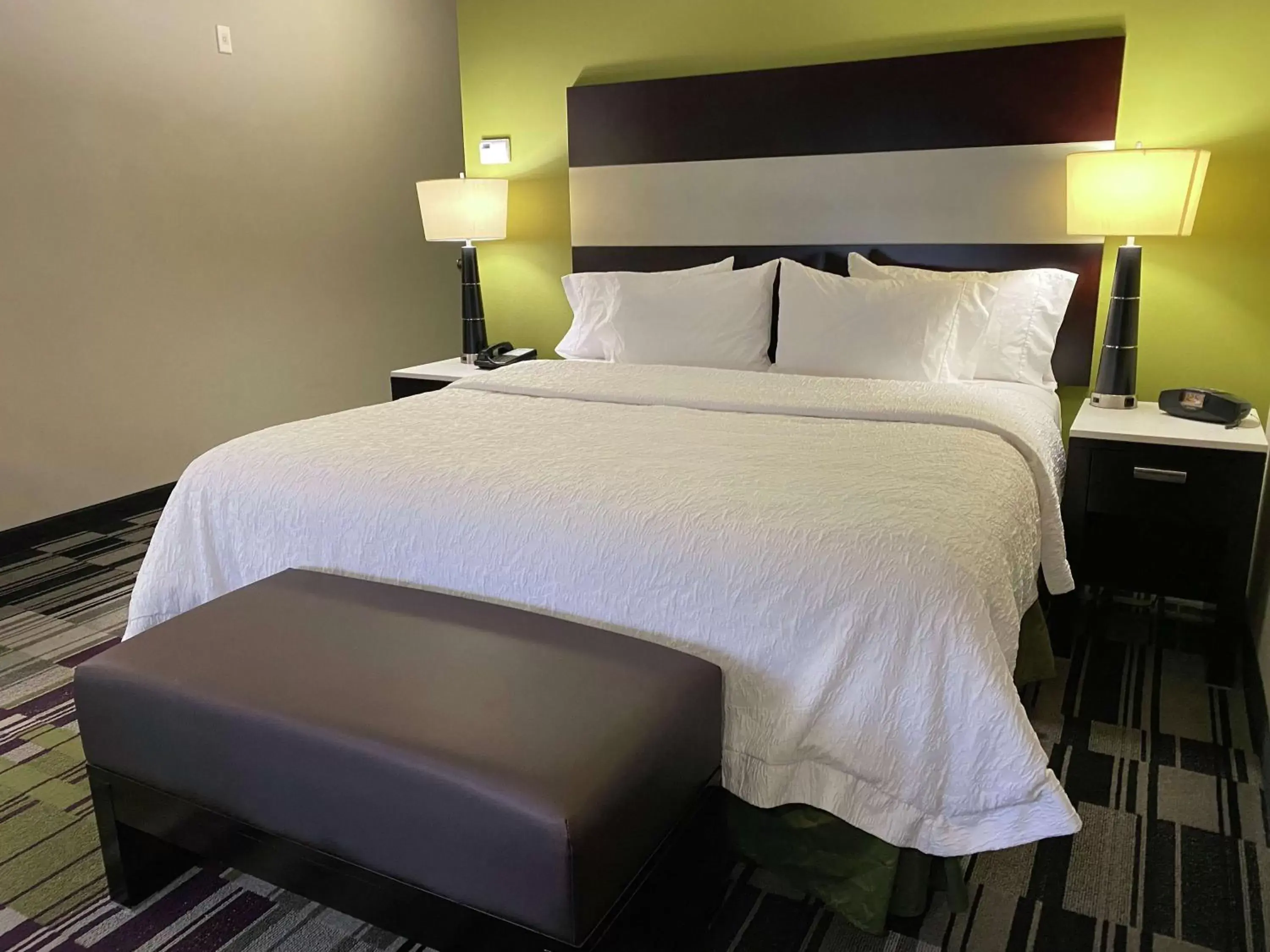 Bed in Hampton Inn Leesville