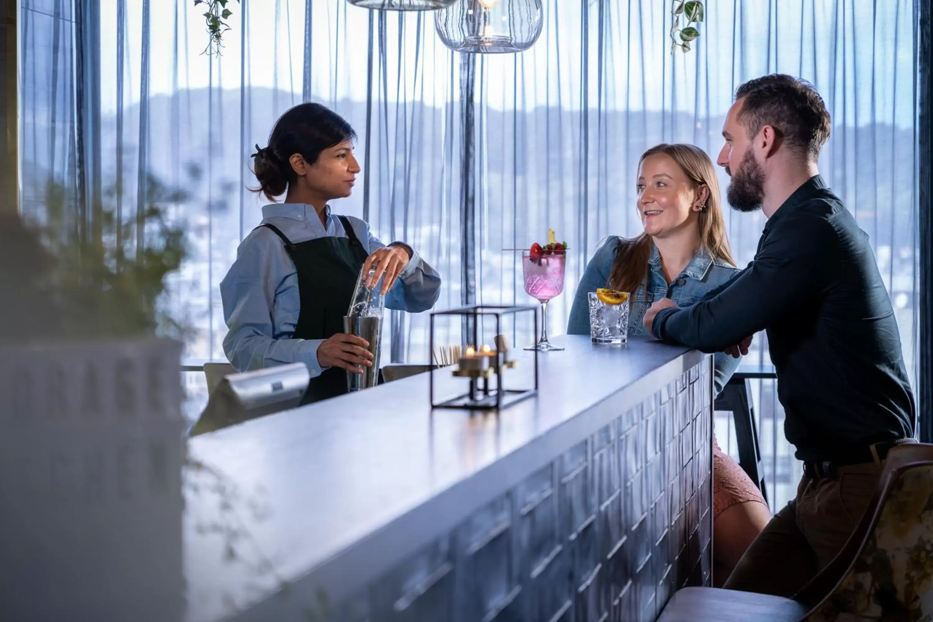 Lounge or bar in Mövenpick Hotel Wellington