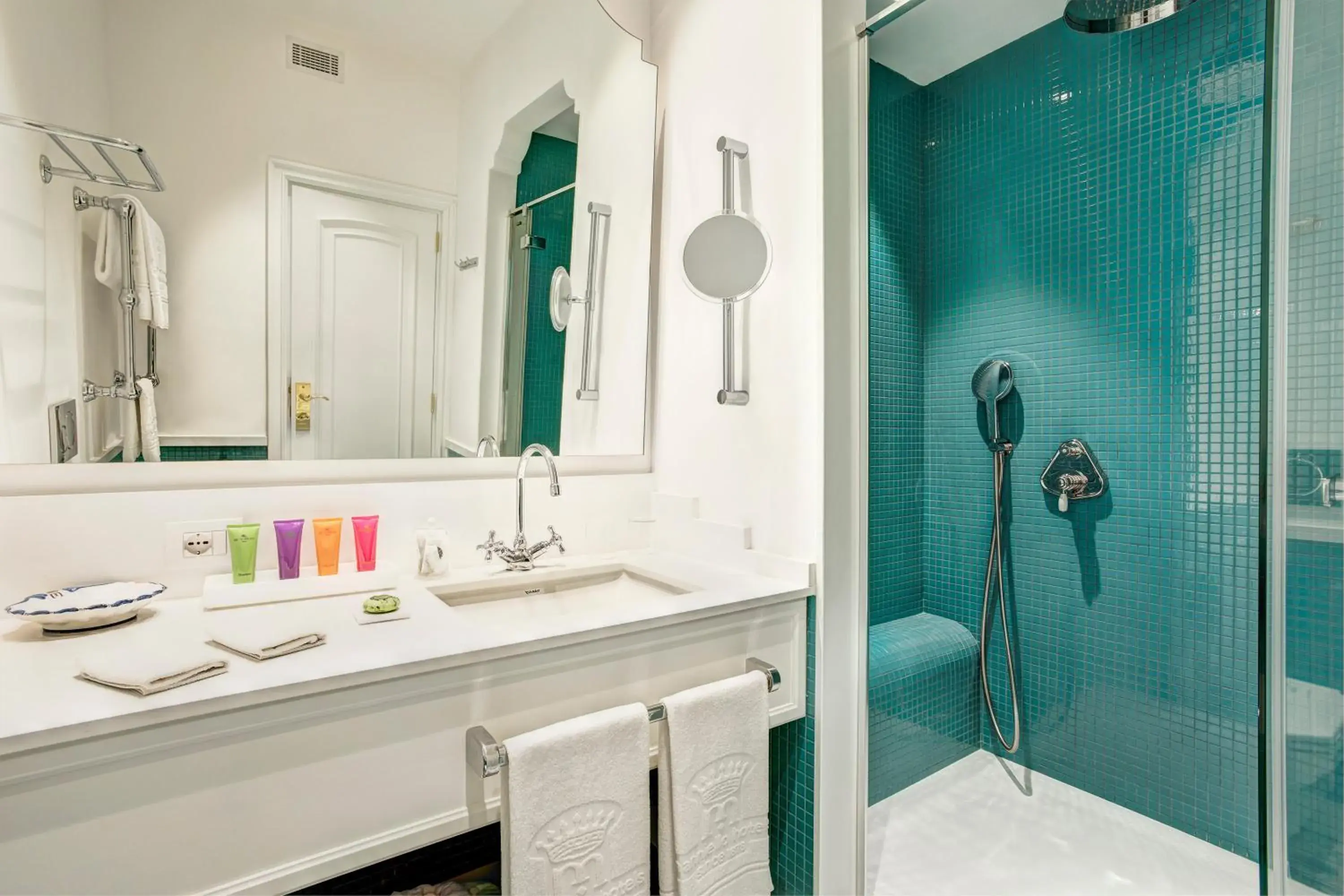 Shower, Bathroom in Grand Hotel Ambasciatori