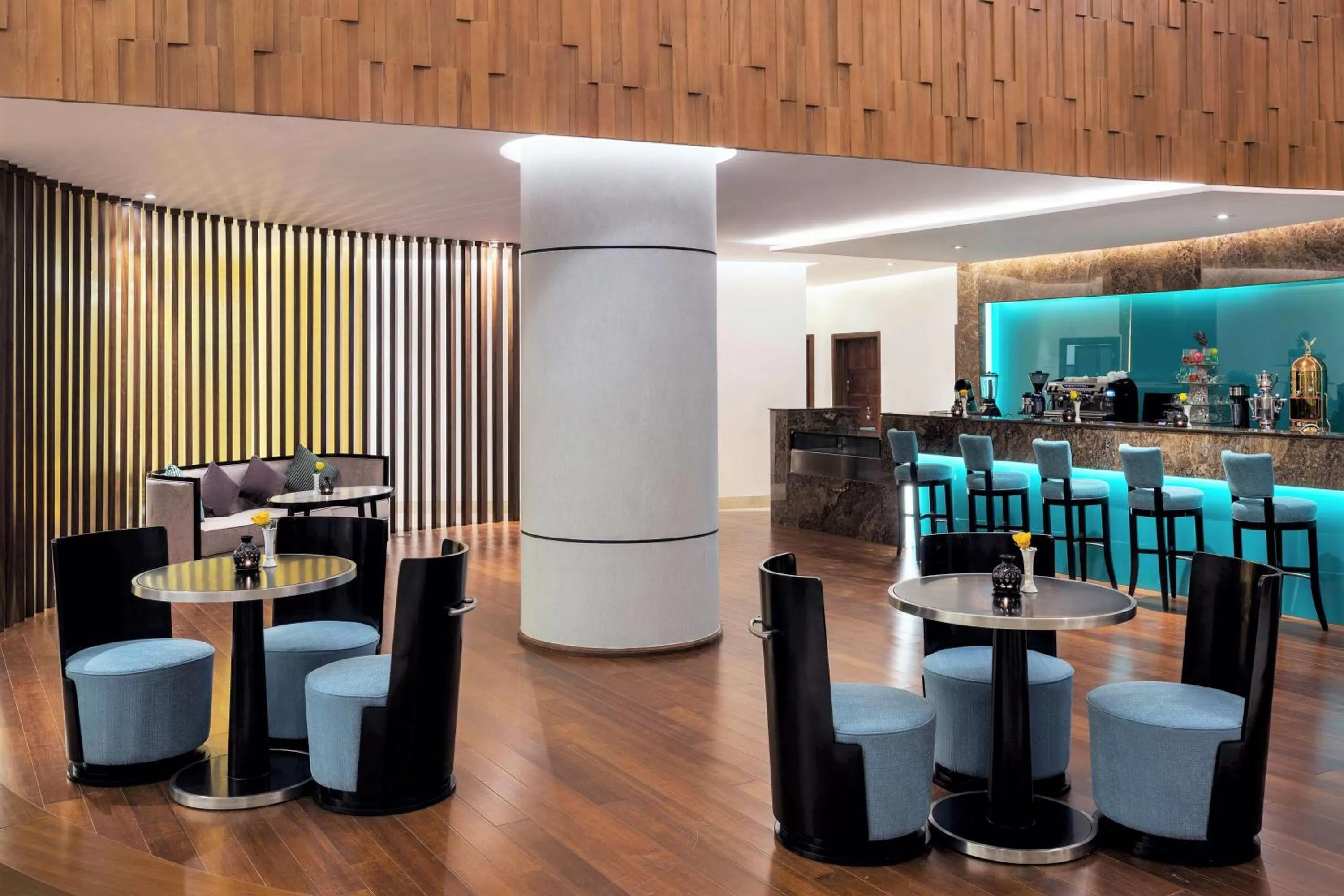 Lounge or bar in Radisson Blu Hotel, Jeddah Al Salam