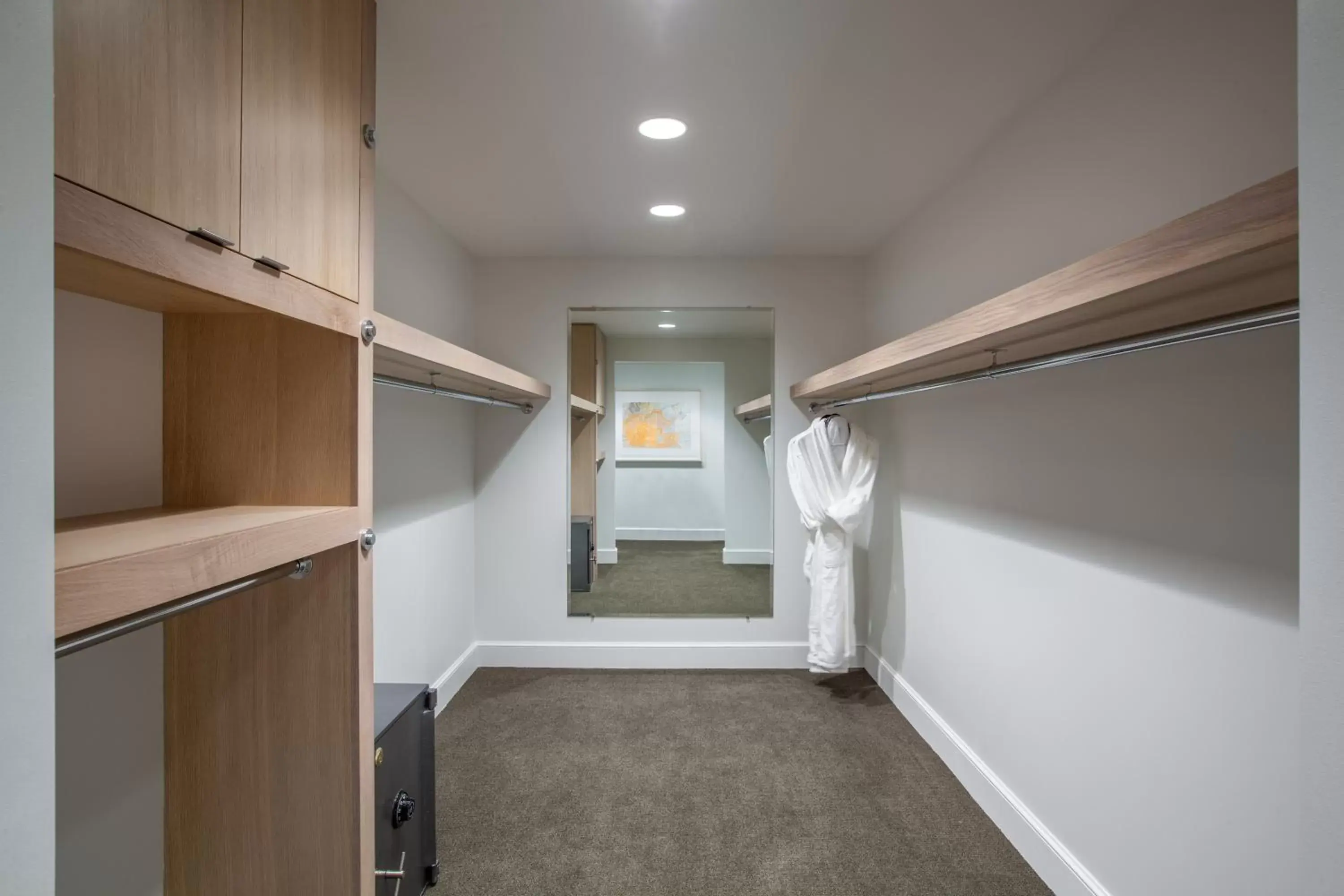 Photo of the whole room, Bunk Bed in InterContinental Cleveland, an IHG Hotel