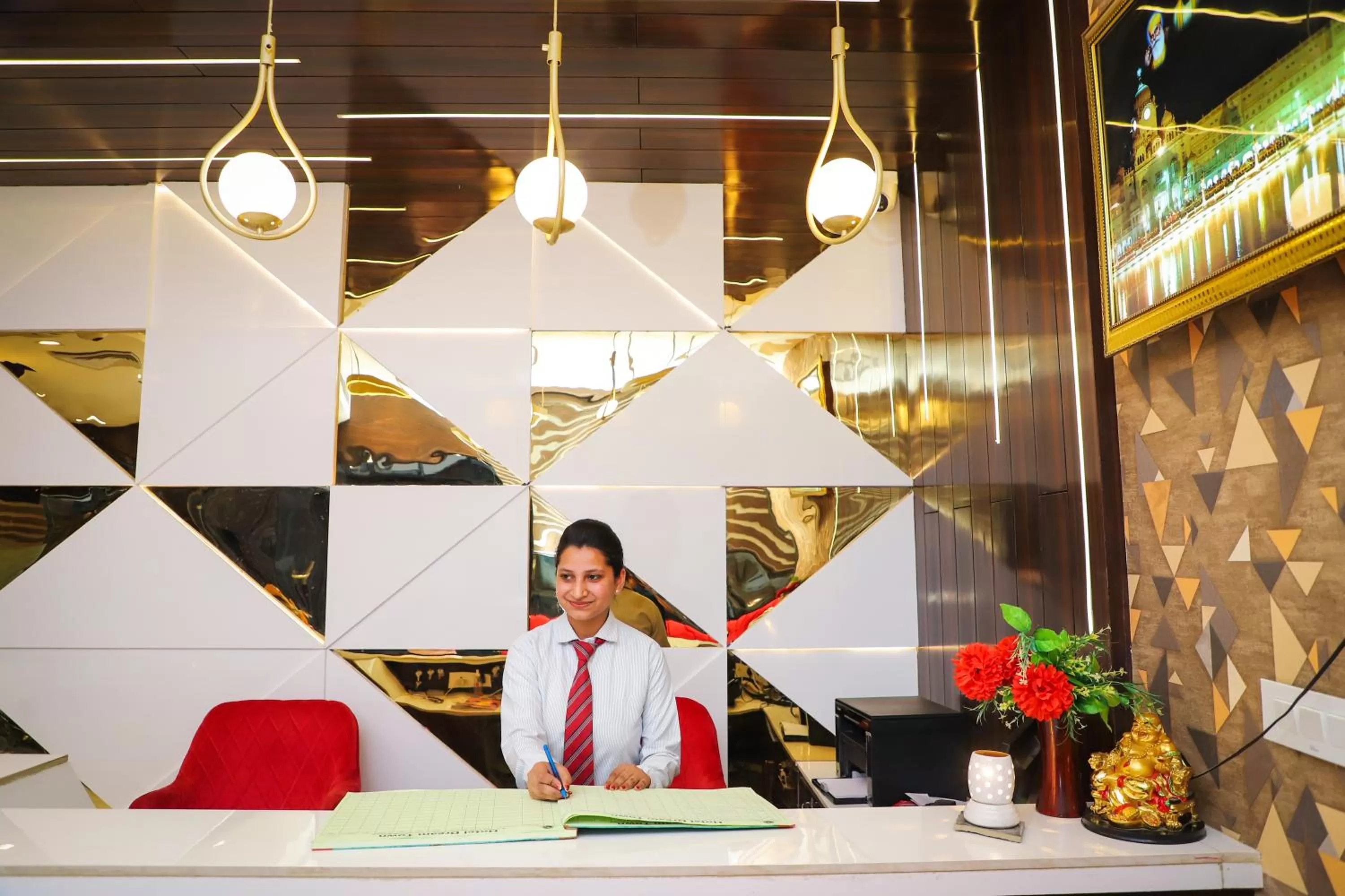 Lobby or reception in Hotel Dream Town By Cozy Hotels & Resorts