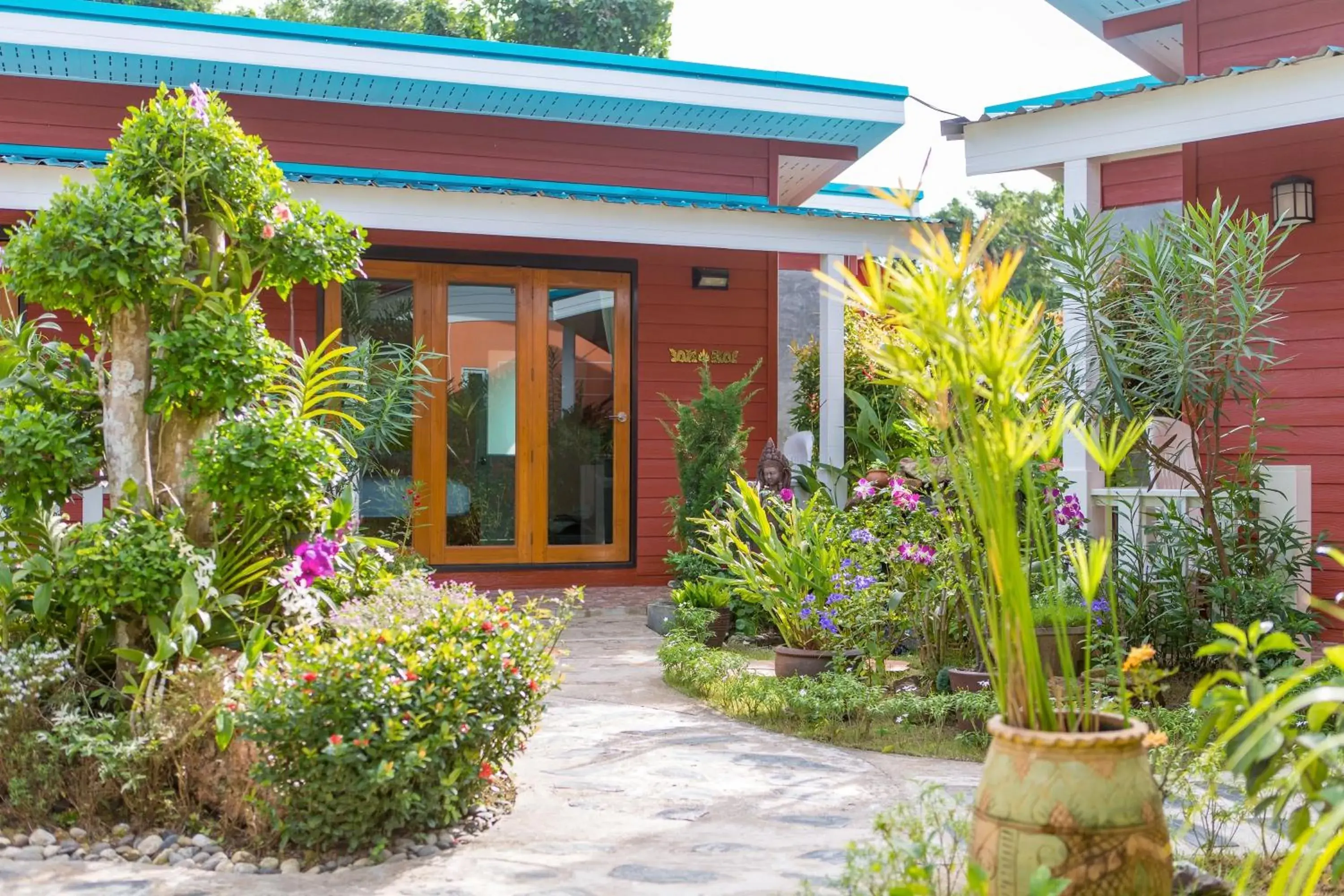 Property building in Thai Smile Bungalows
