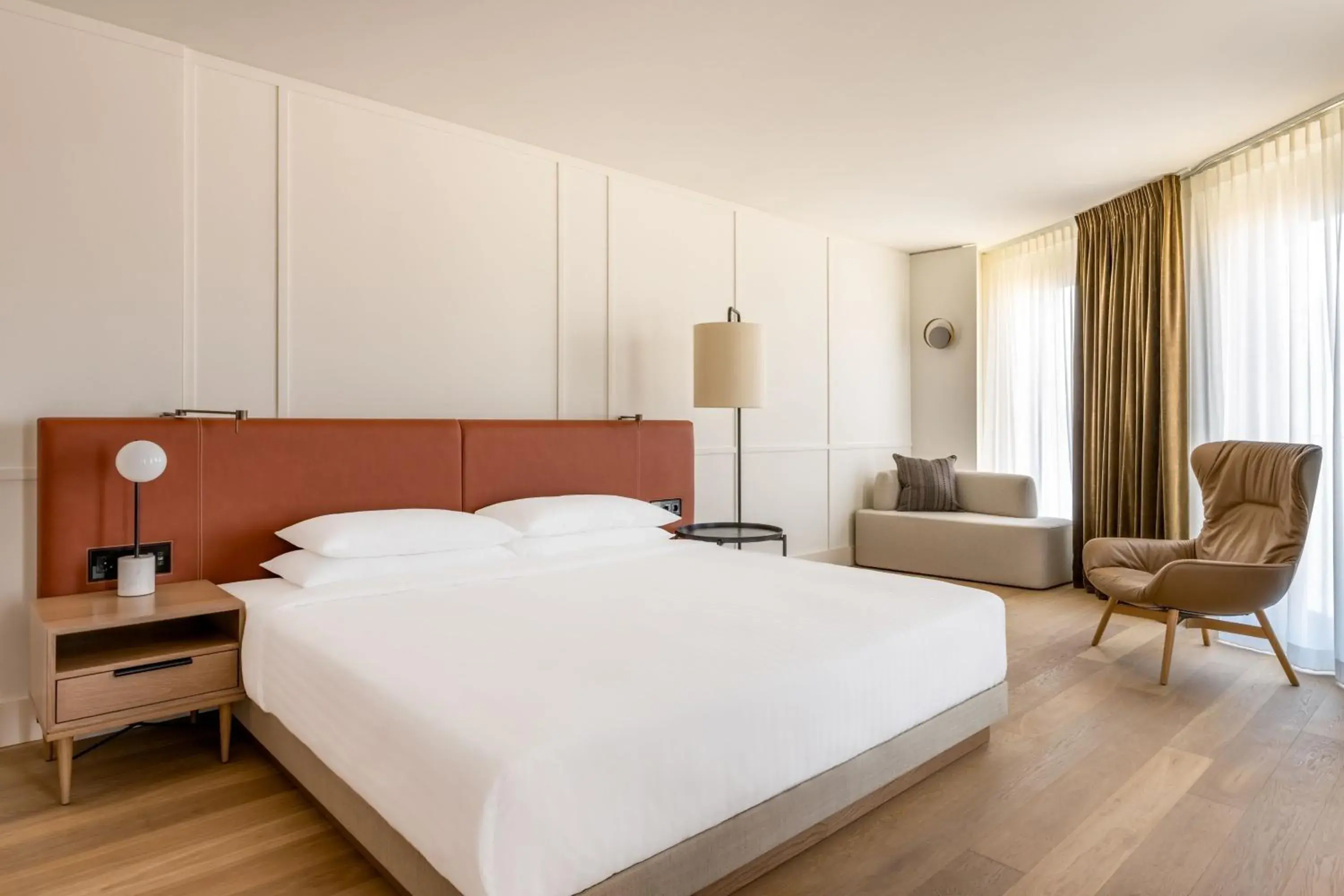 Bedroom, Bed in Munich Marriott Hotel City West