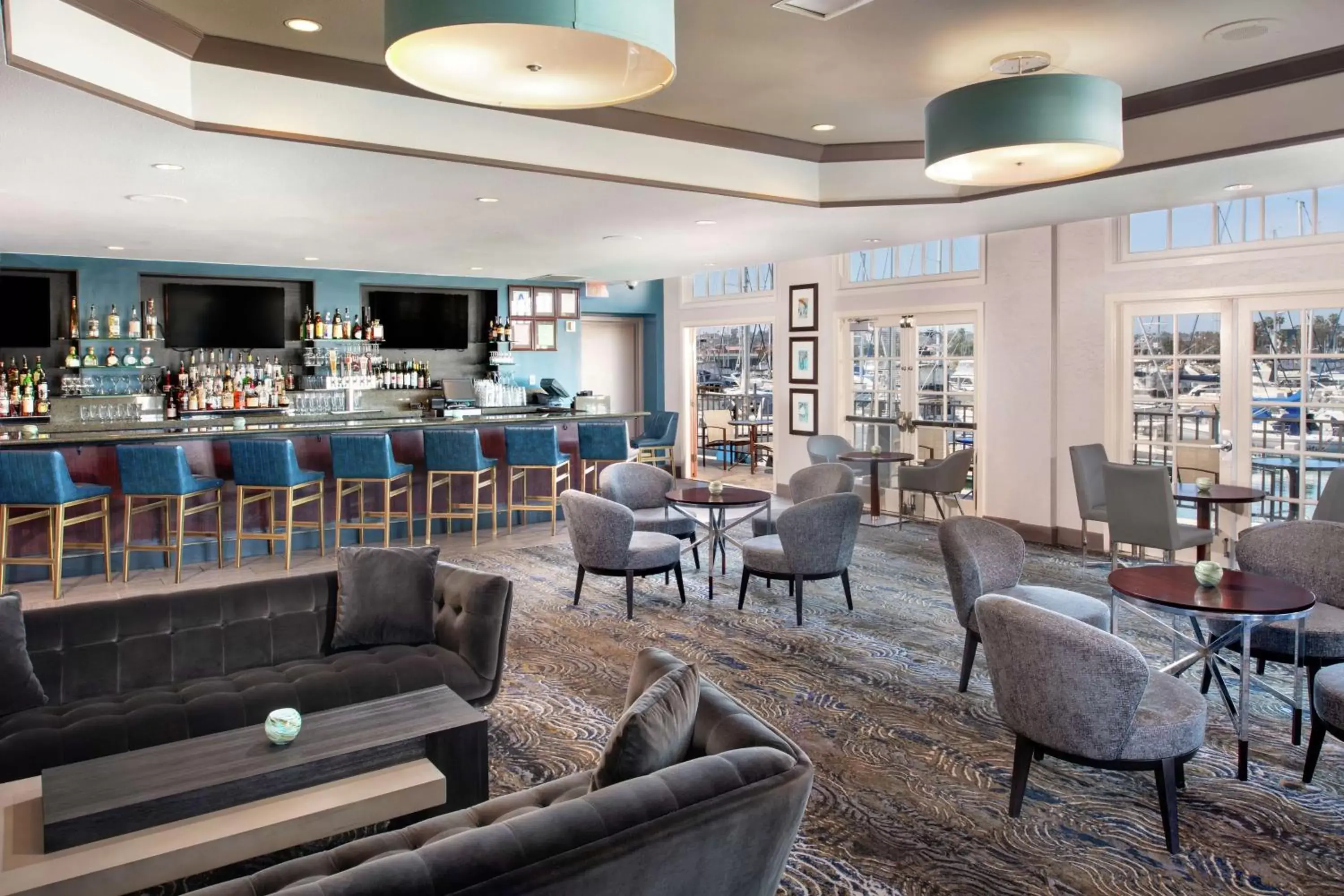 Lobby or reception, Lounge/Bar in Hilton San Diego Airport/Harbor Island