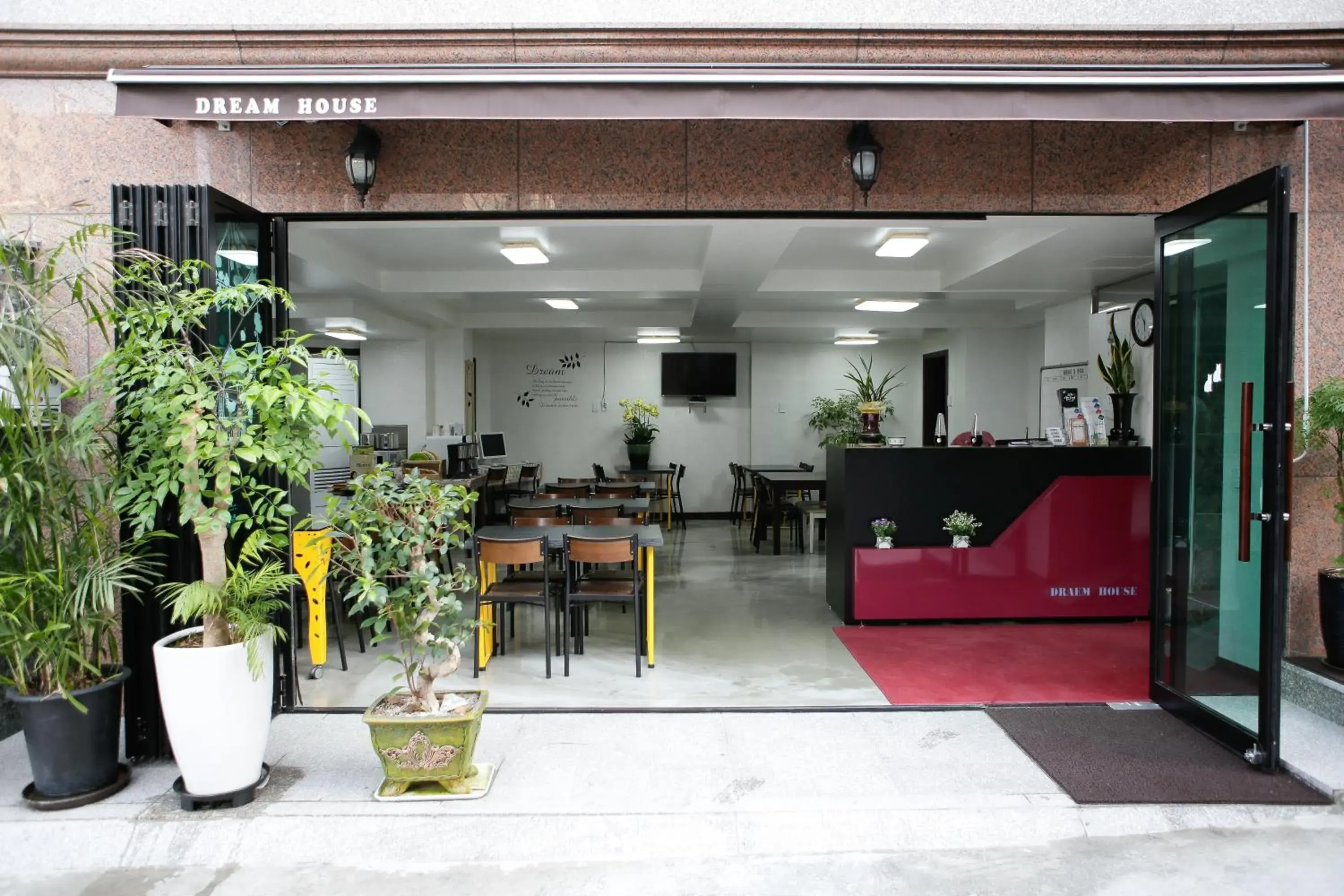 Facade/entrance in Dream Guesthouse Facade/entrance in Dream Guesthouse