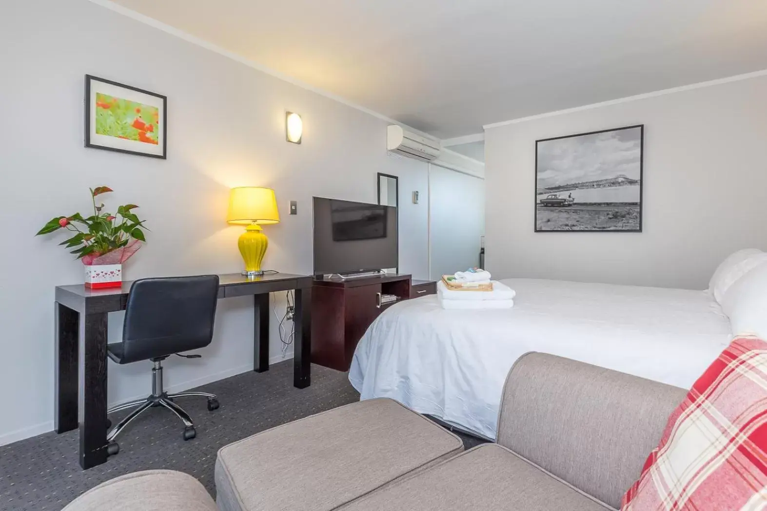 Deluxe Studio in Anzac Court Motel Deluxe Studio in Anzac Court Motel