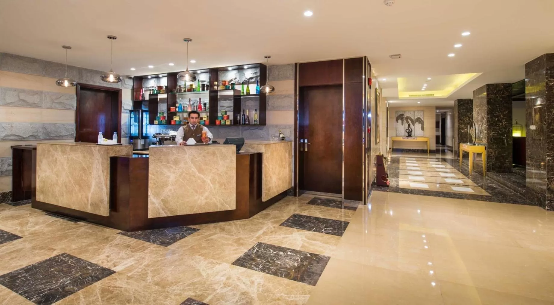 People in Boudl Al Tahlia