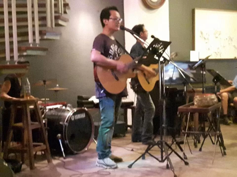 People in Villa Duangchampa