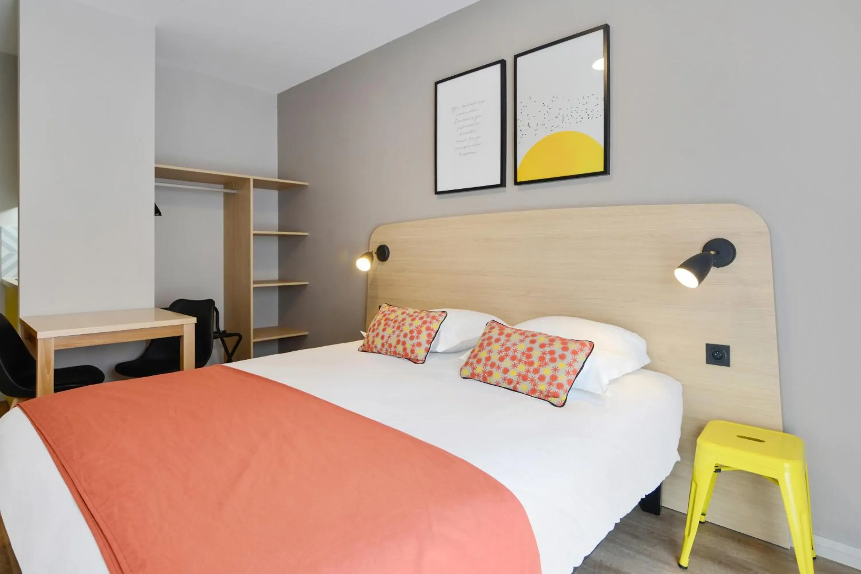 Bed in Appart'City Blois