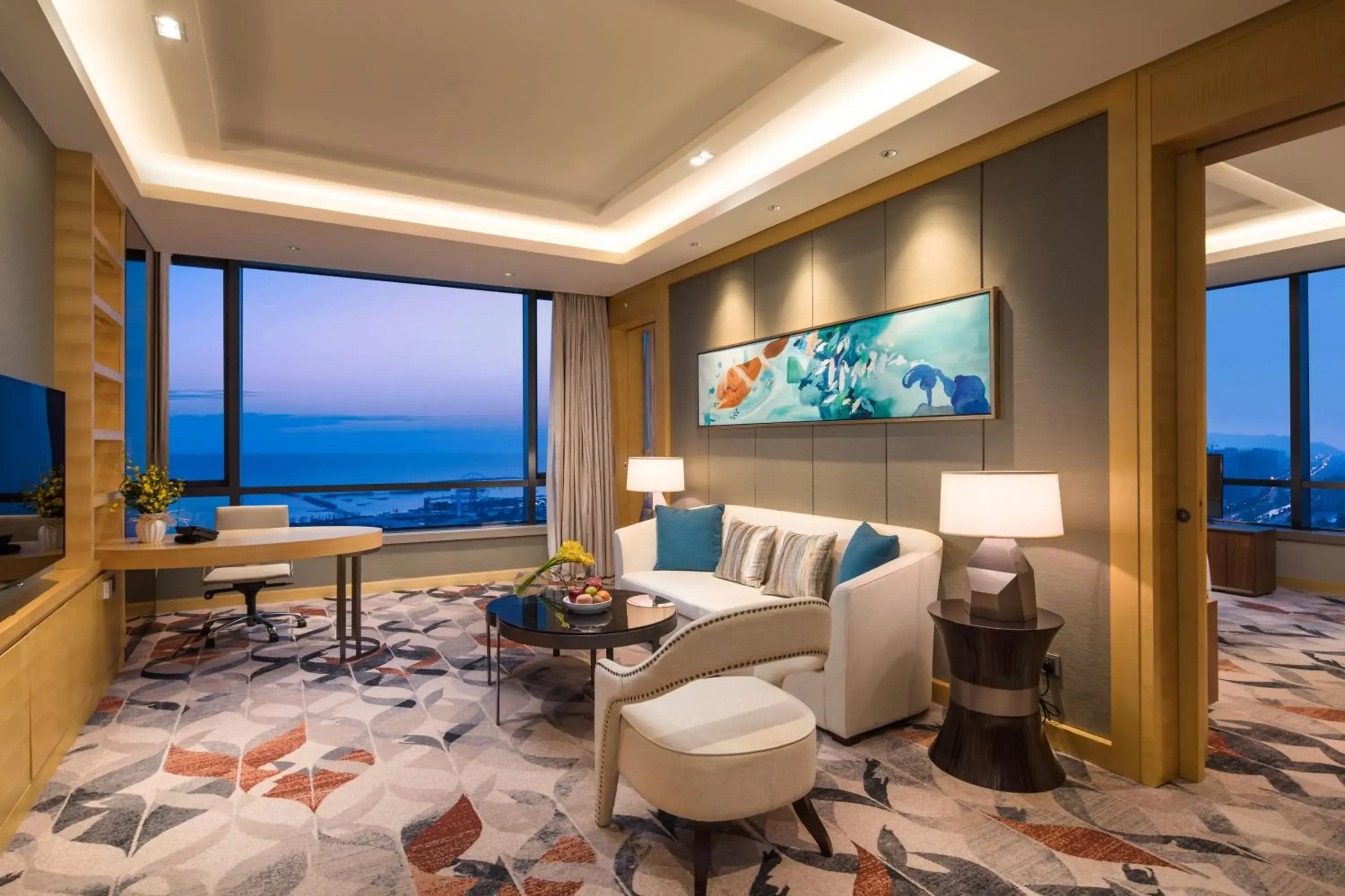 Living room in Holiday Inn Suzhou Taihu Lake, an IHG Hotel