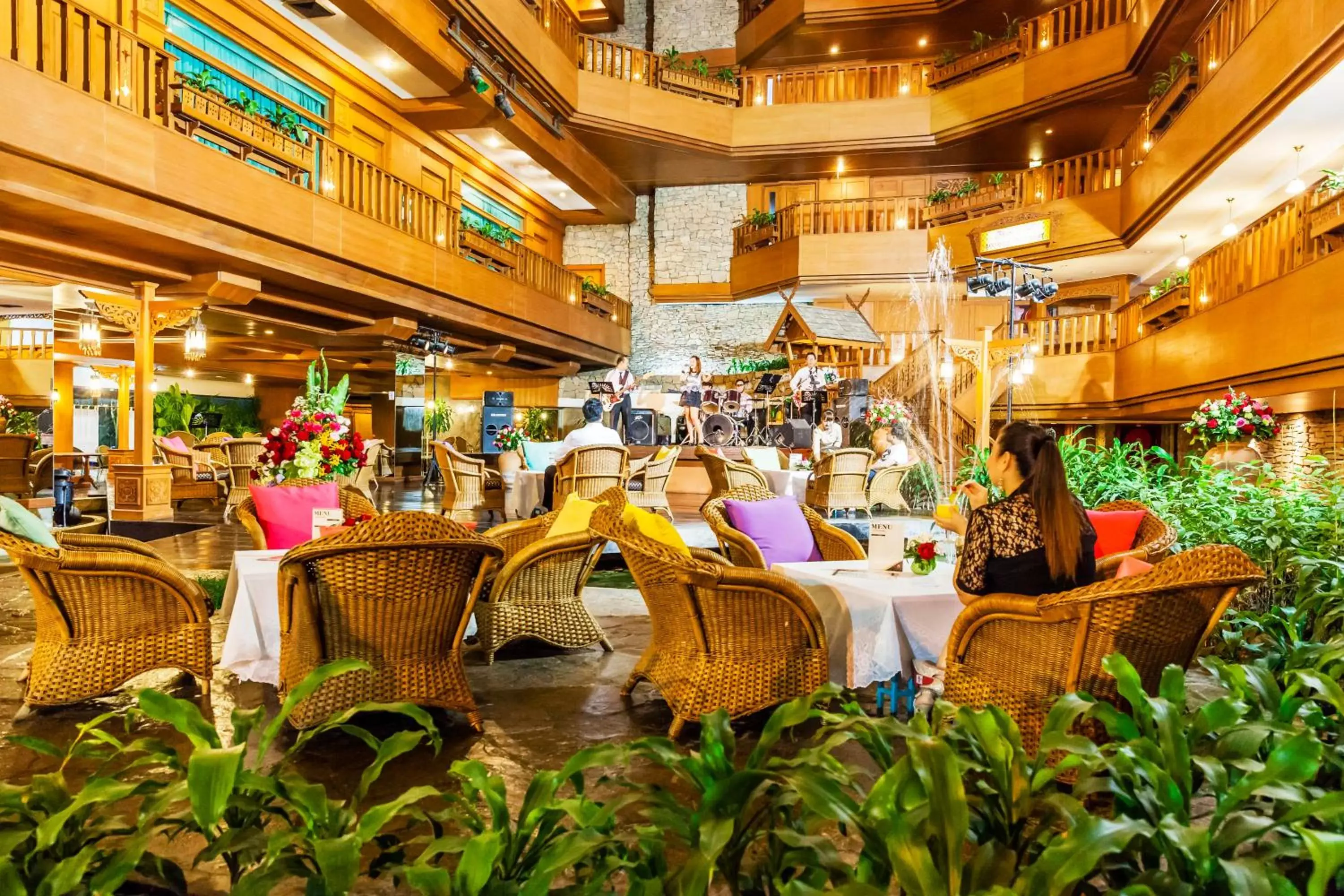 Lobby or reception, Restaurant/Places to Eat in Lotus Pang Suan Kaew Hotel
