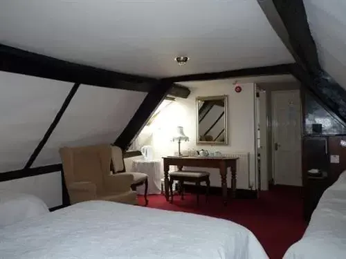 Triple Room in The Falcon Hotel