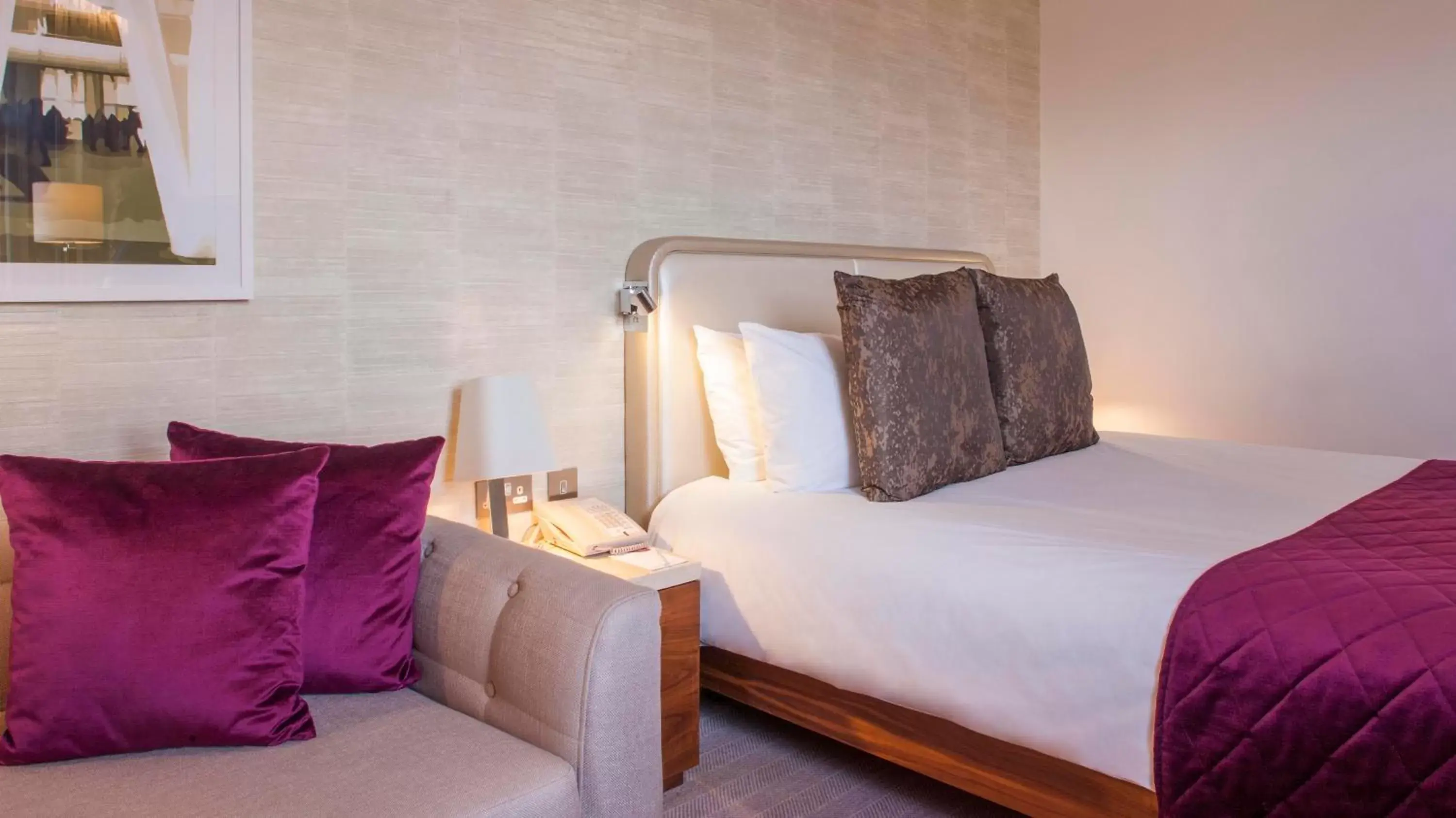 Bedroom, Bed in Crowne Plaza London Kings Cross, an IHG Hotel