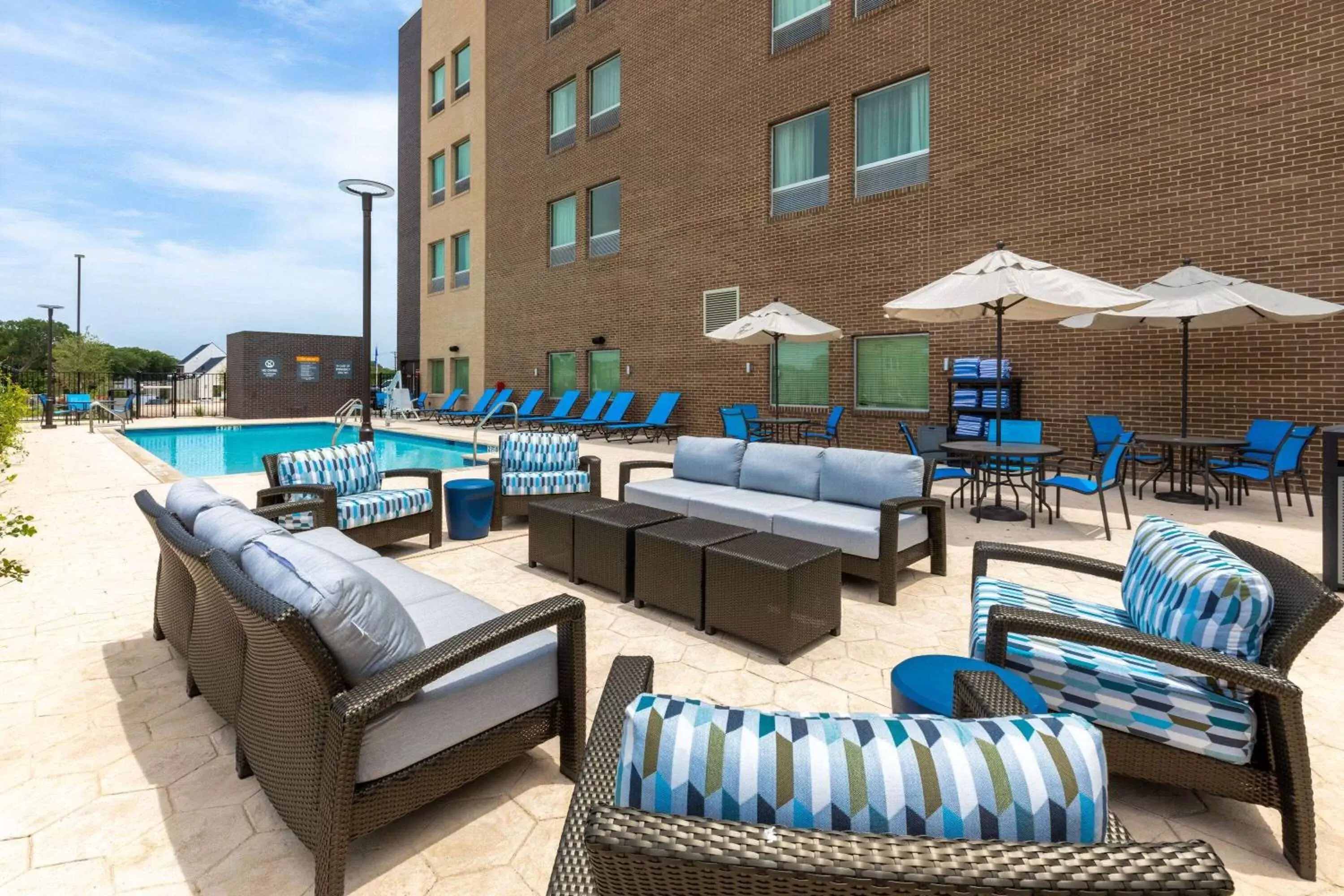 Pool view in La Quinta Inn & Suites by Wyndham Round Rock near Kalahari