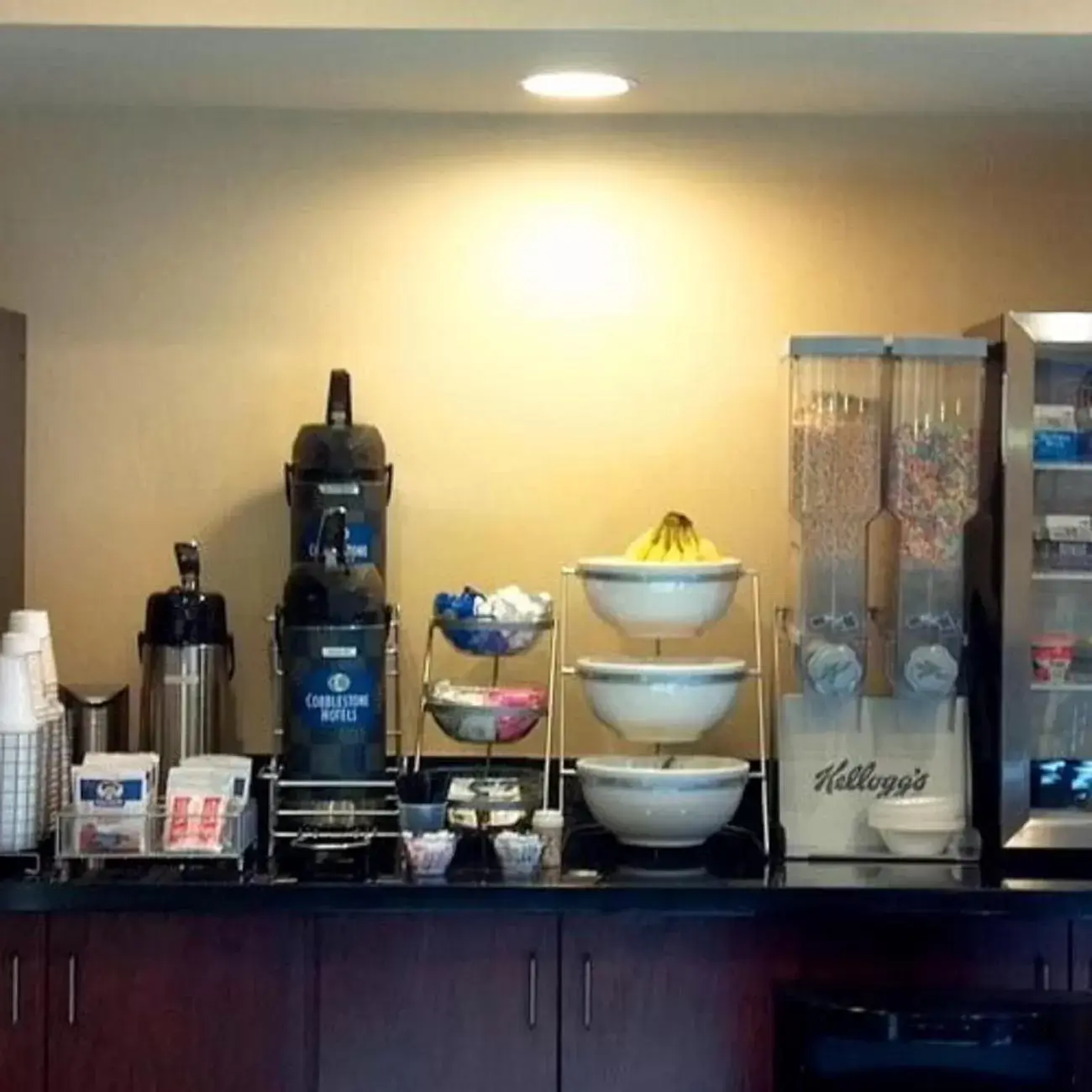 Breakfast in Cobblestone Hotel & Suites - Broken Bow