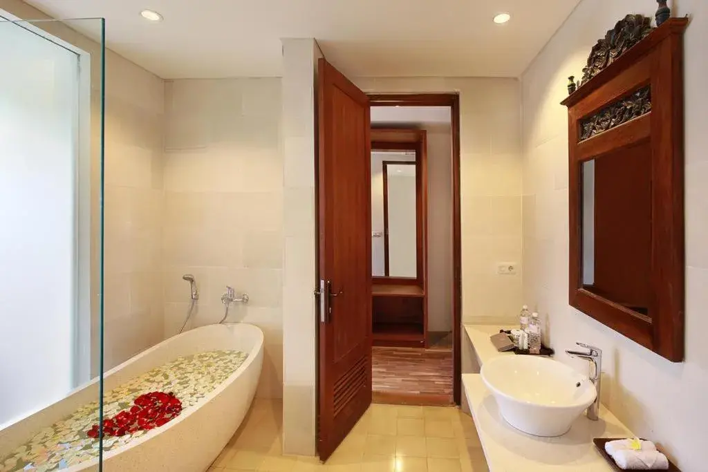 Shower, Bathroom in Kamajaya Villas