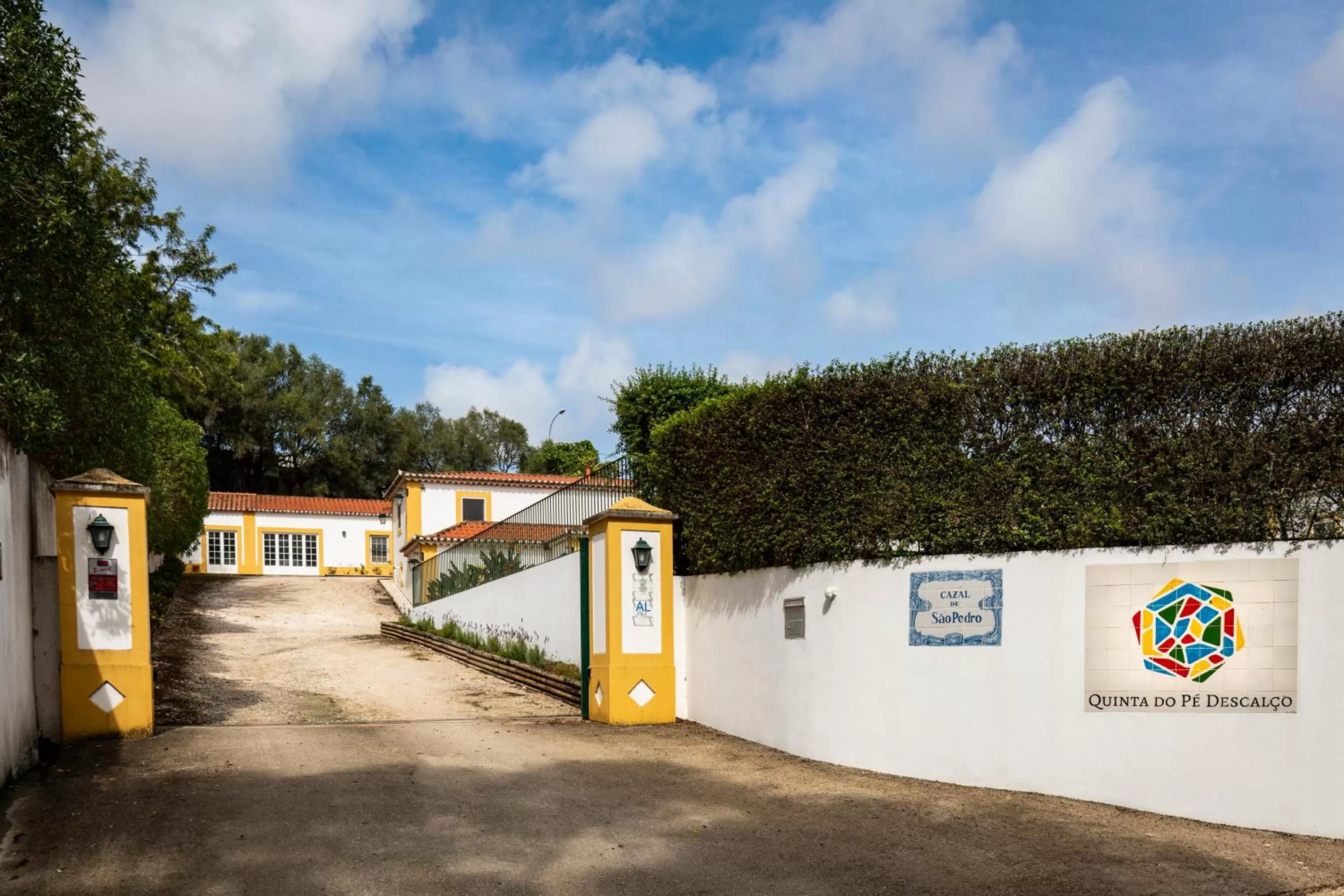 Facade/entrance in Quinta do Pé Descalço - Country Guesthouse in Sintra