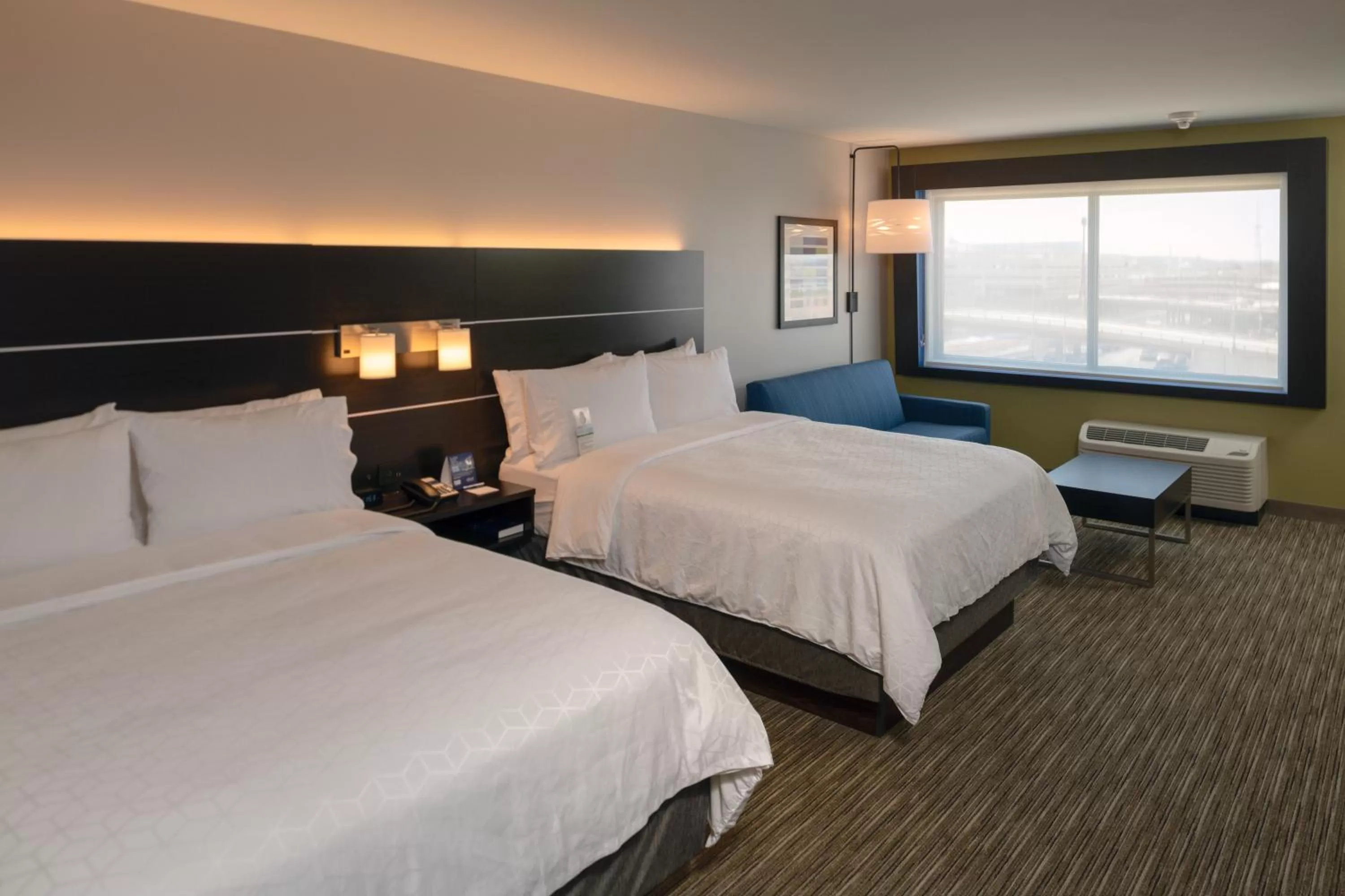 Photo of the whole room, Bed in Holiday Inn Express & Suites - Tulsa Downtown - Arts District by IHG