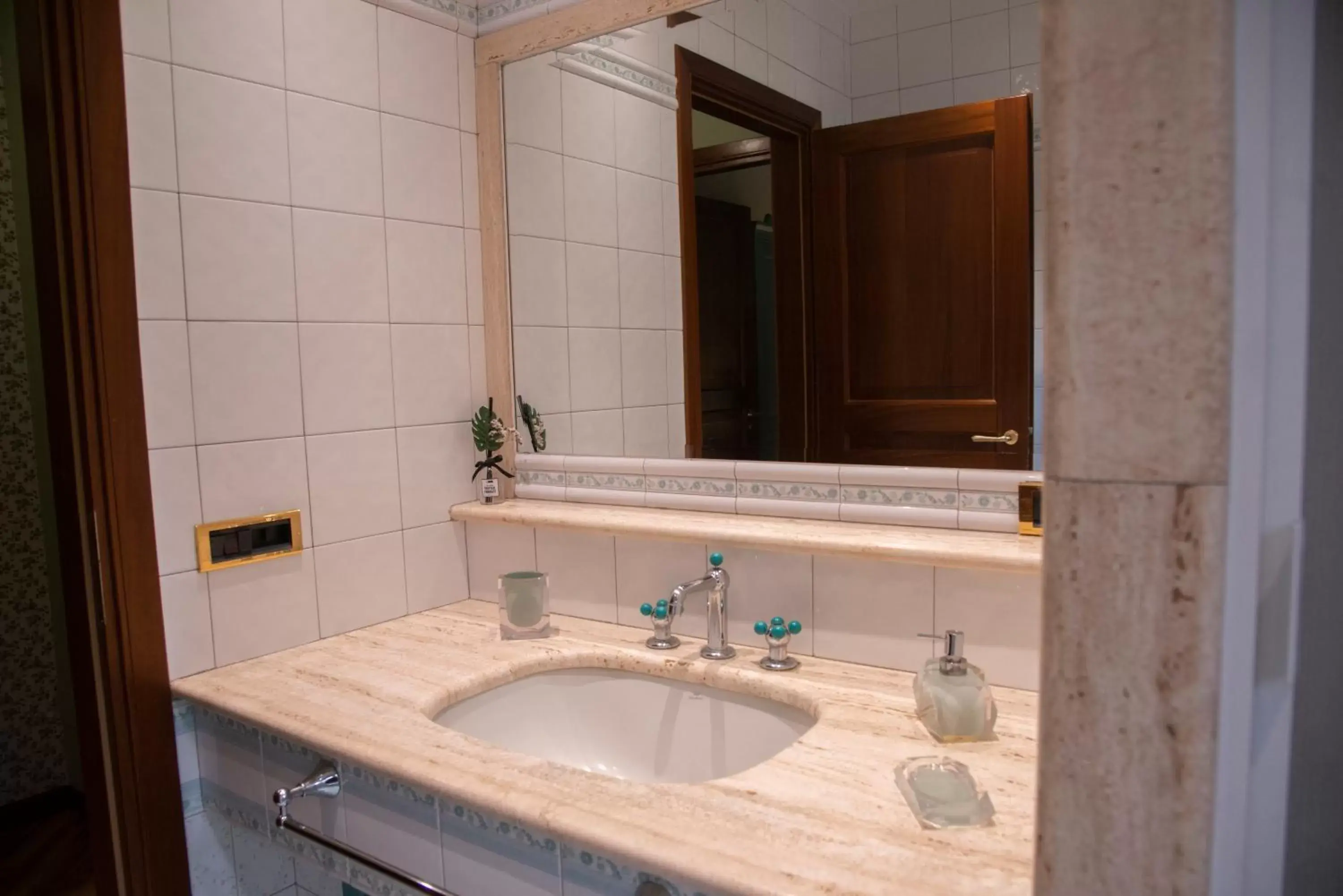Shower, Bathroom in Boutique Villa Etna d'A'mare