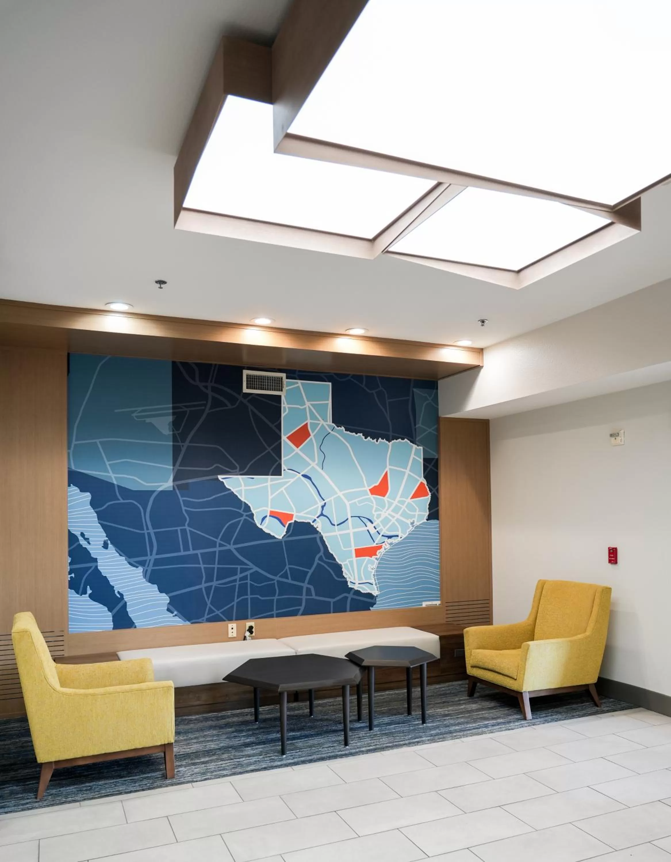 Seating area in Holiday Inn Express Hotel & Suites Cedar Hill by IHG