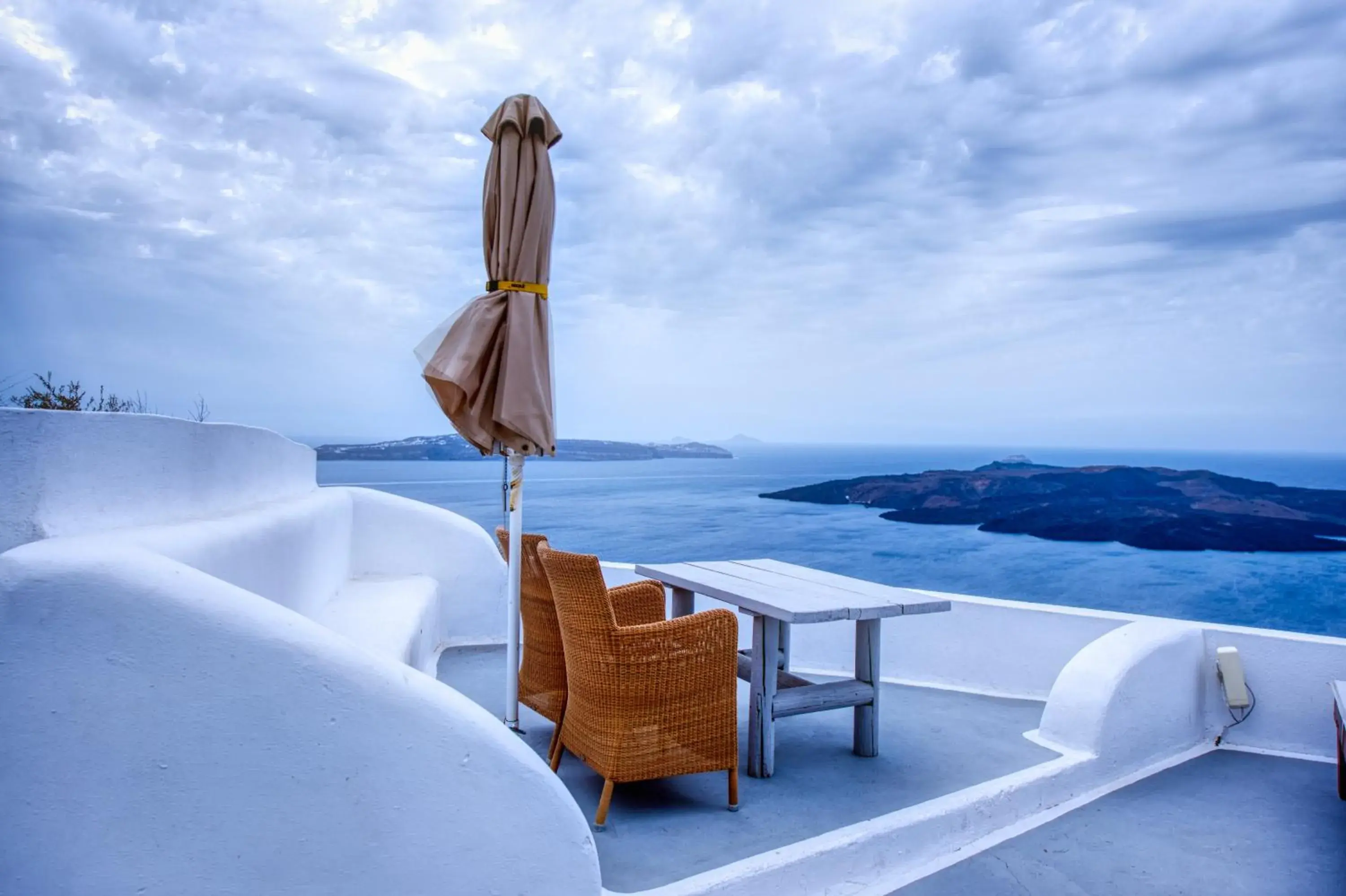 Balcony/Terrace in The Last Sunbeam