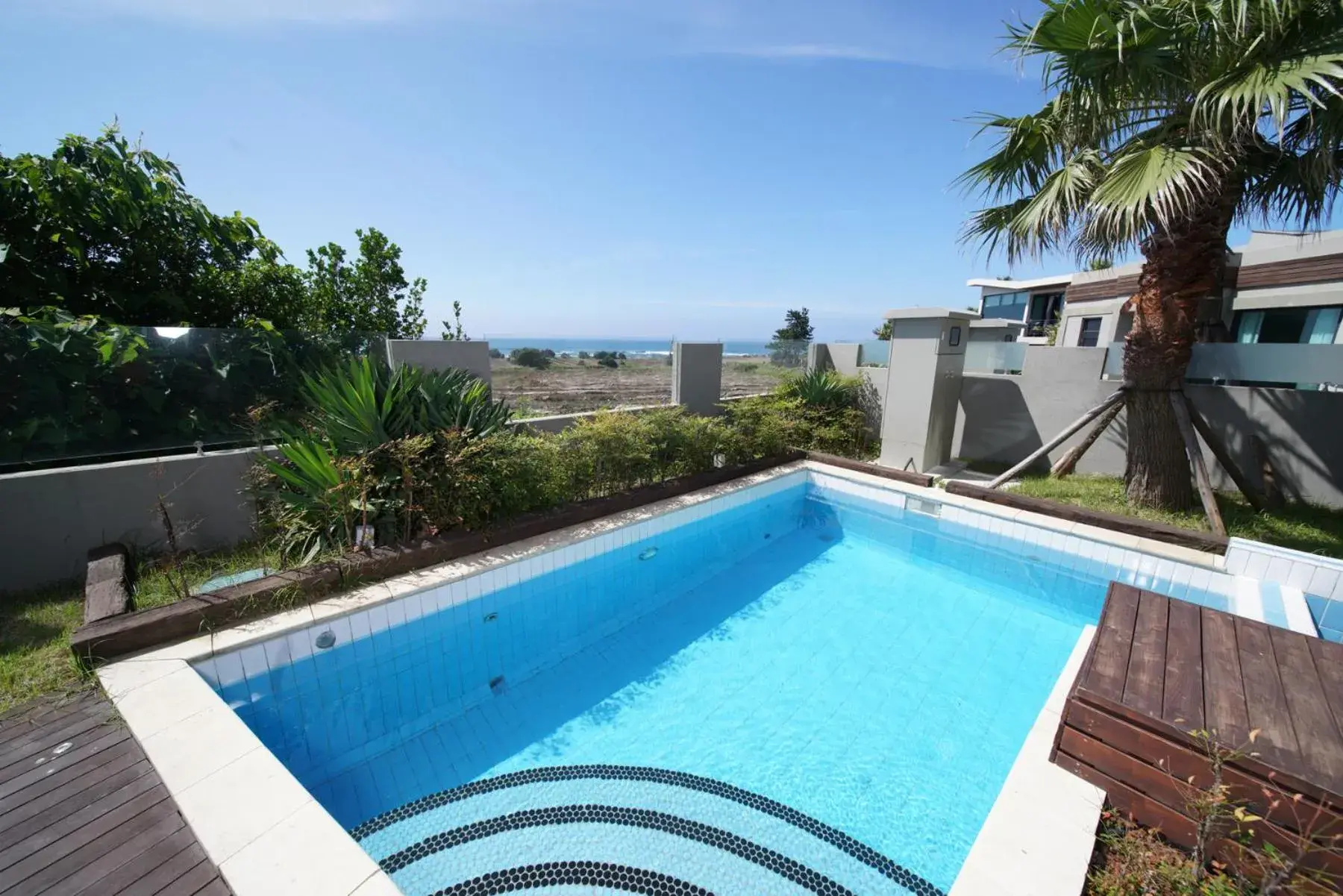 Swimming Pool in Jeju Hotel Scarboro