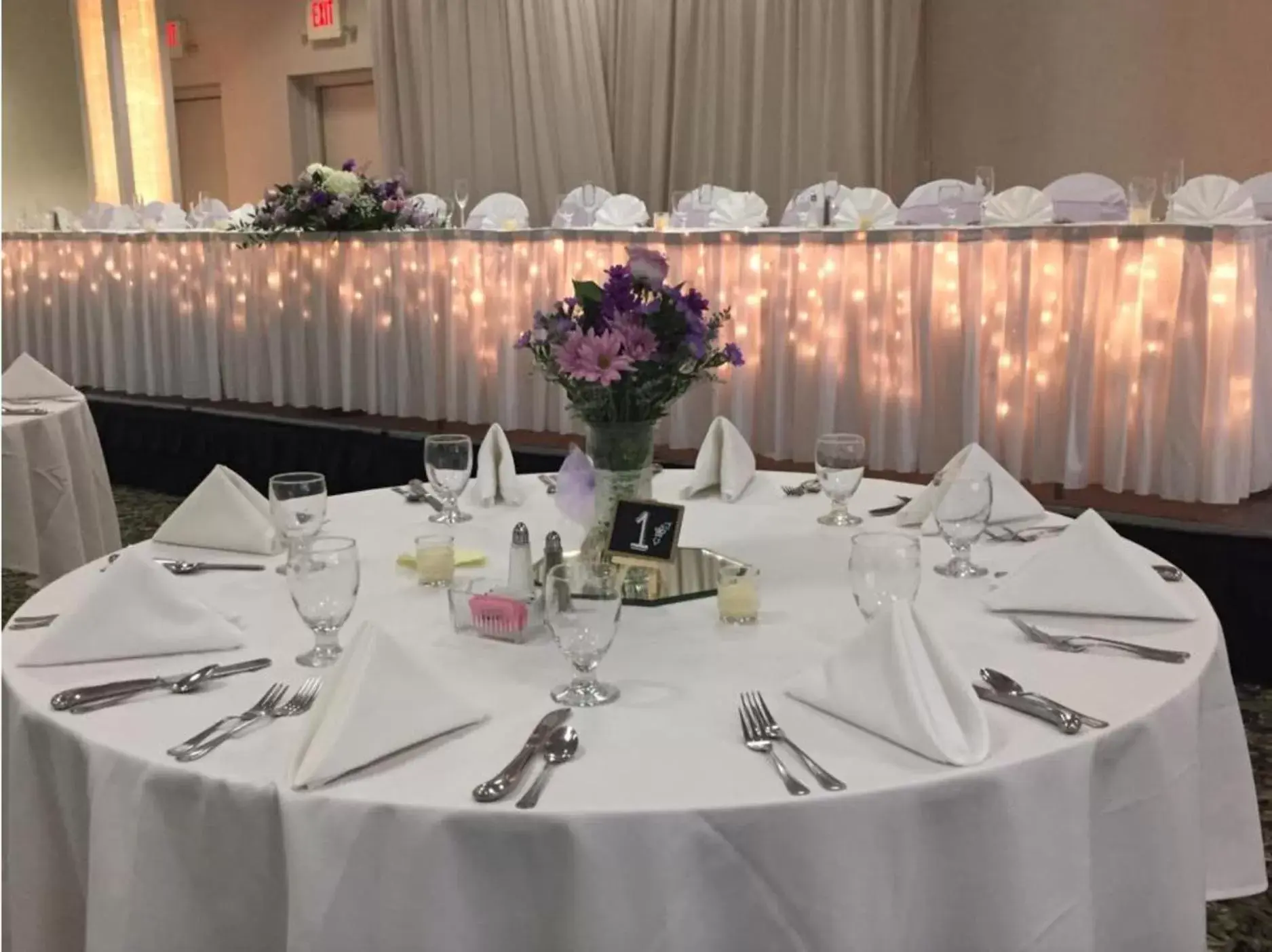 Banquet/Function facilities, Restaurant/Places to Eat in Comstock Inn & Conference Center
