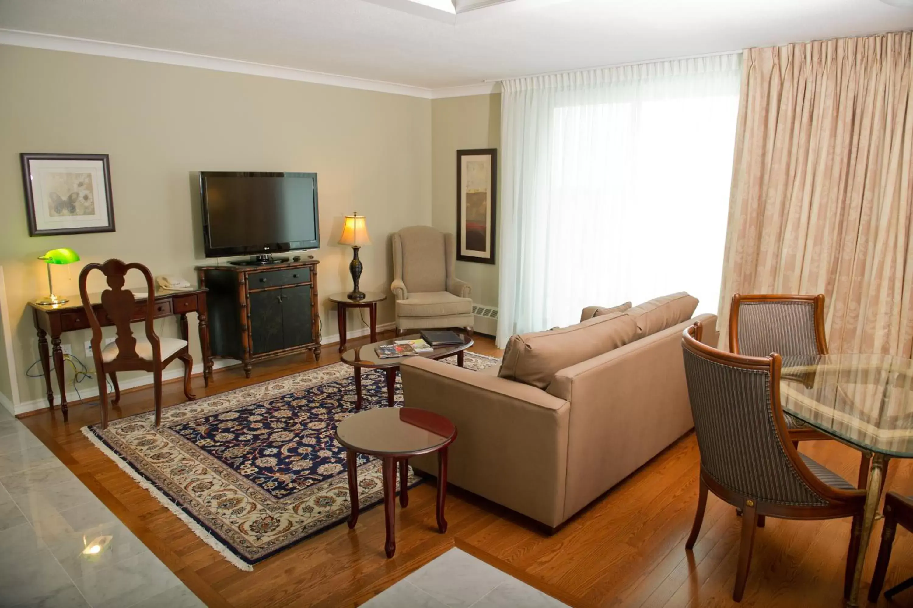 Two-Bedroom Suite in The Waterside Inn Two-Bedroom Suite in The Waterside Inn