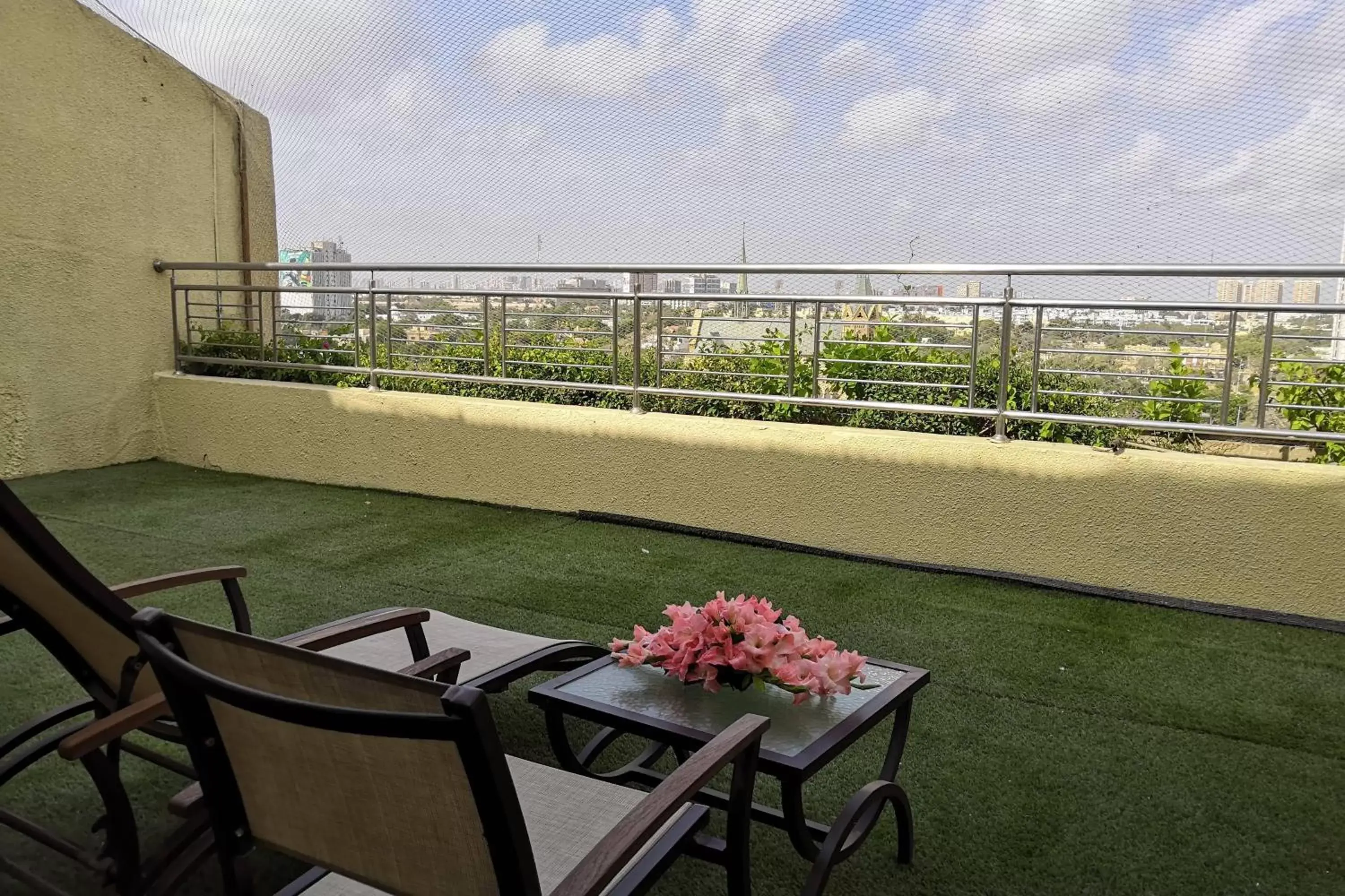 Bedroom, Balcony/Terrace in Karachi Marriott Hotel