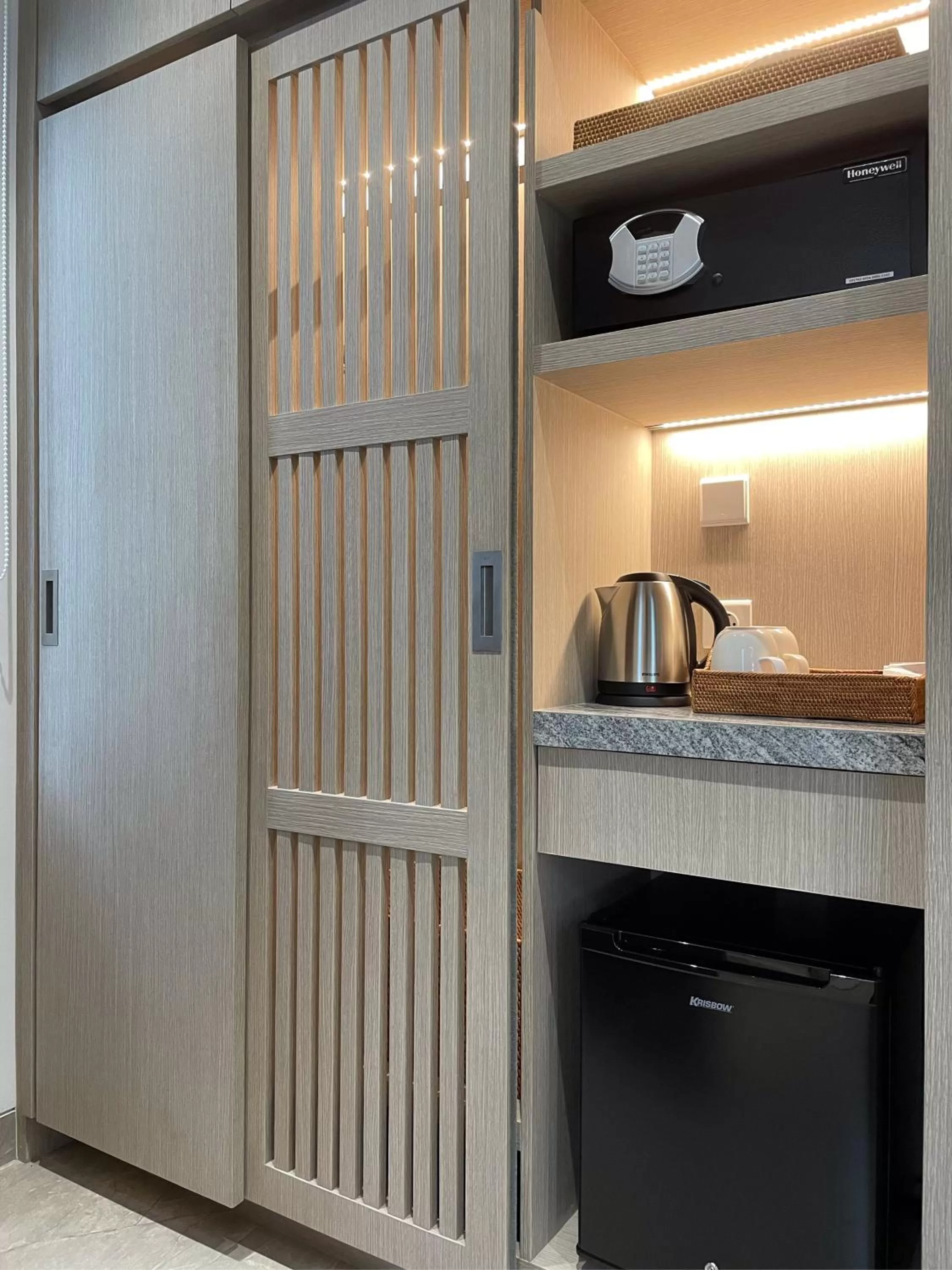 Coffee/tea facilities, Bathroom in The Valerian Villa Ubud