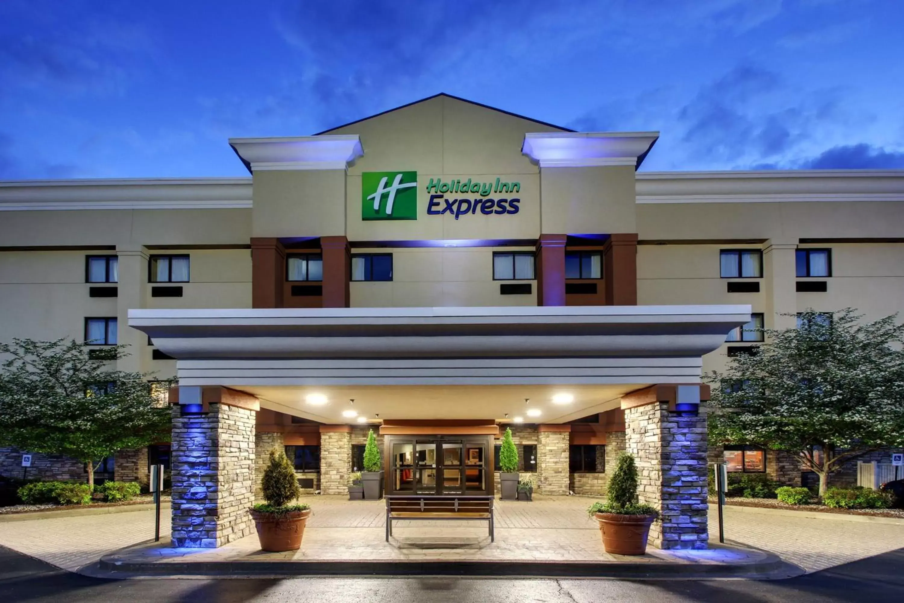 Property building in Holiday Inn Express Hotel Fort Campbell-Oak Grove, an IHG Hotel