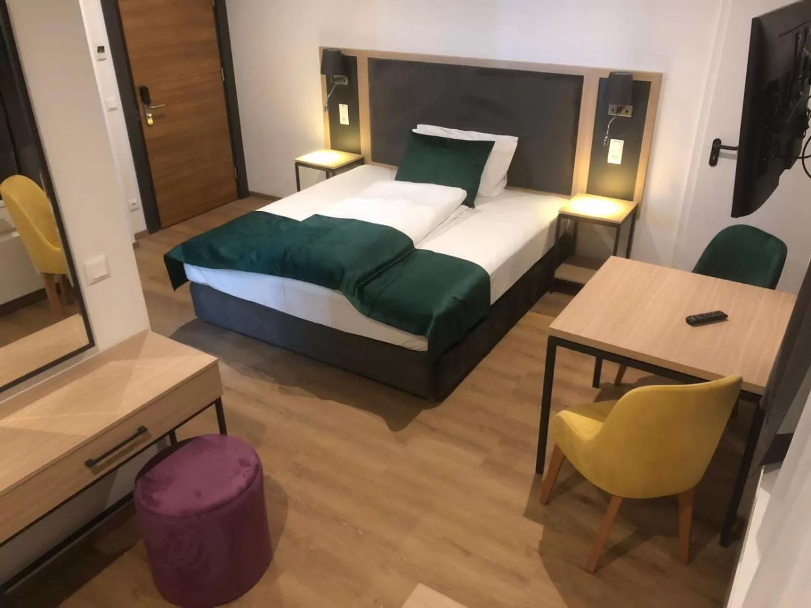 Bed in DIWOTEL l RÜSSELSHEIM