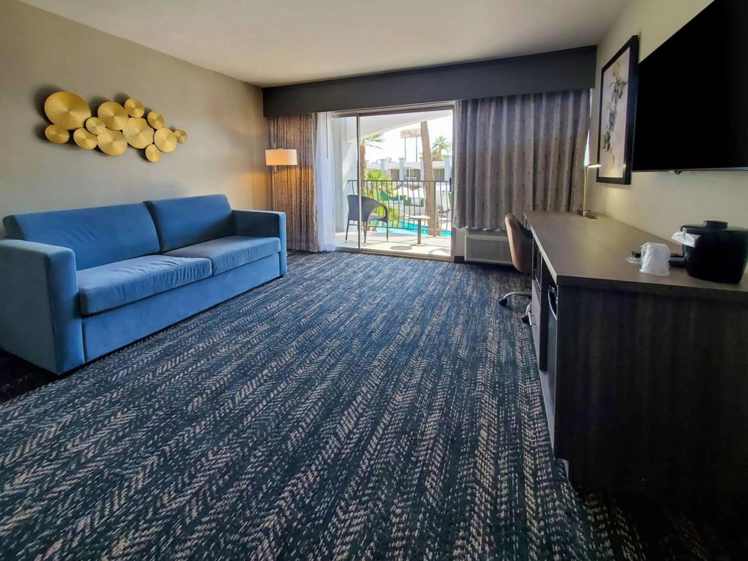 Photo of the whole room, Seating Area in Hourglass Hotel, Ascend Hotel Collection